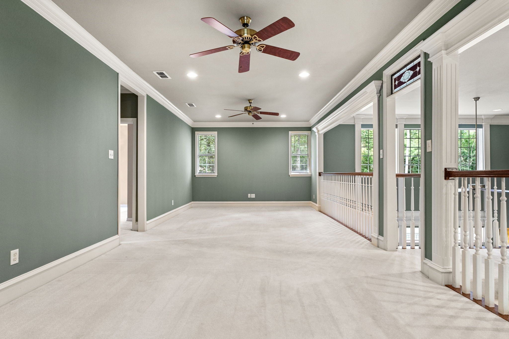 Tyler, Texas, 75703, United States, 3 Bedrooms Bedrooms, ,5 BathroomsBathrooms,Residential,Active,1892605