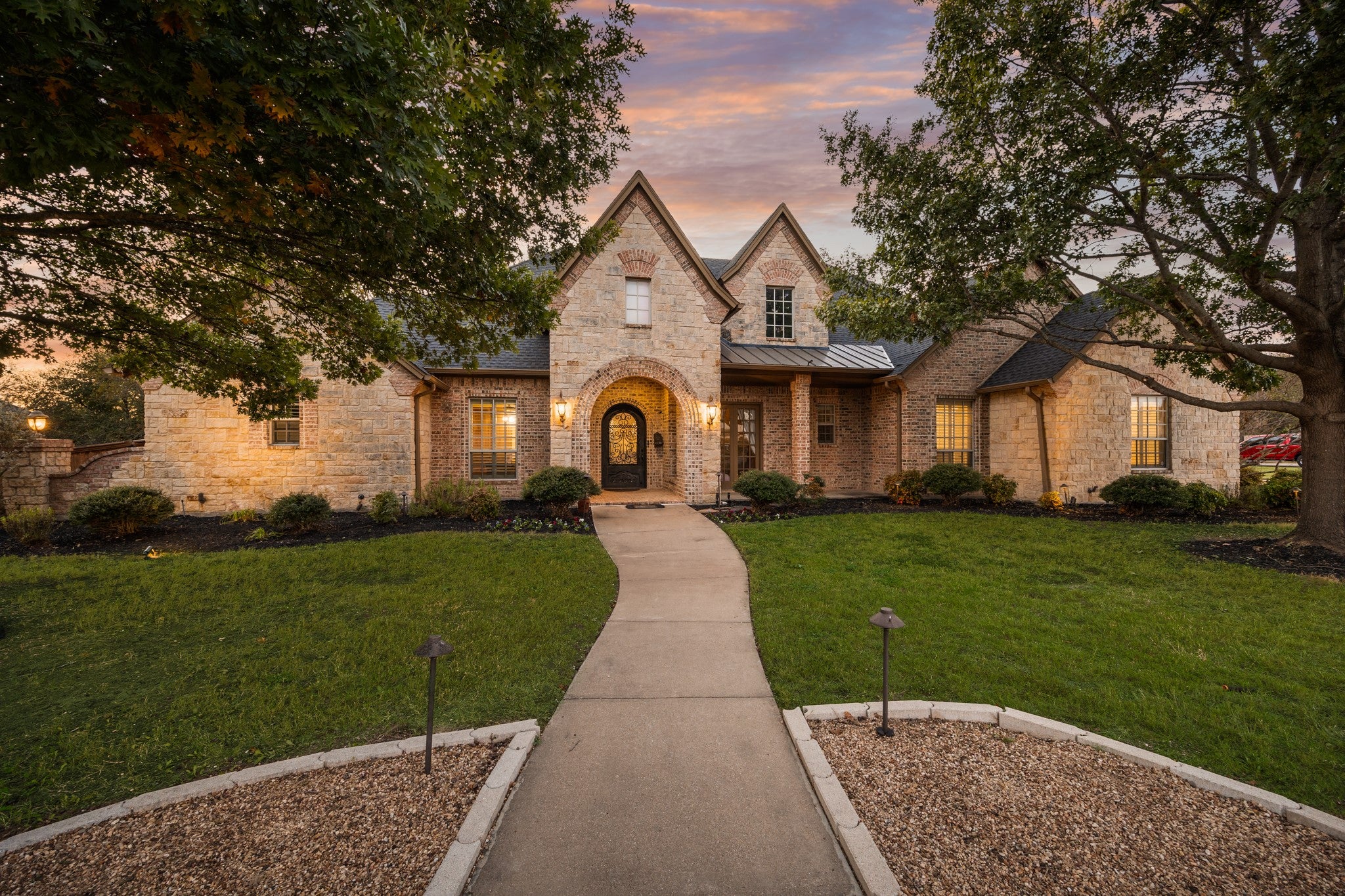Midlothian, Texas, 76065, United States, 4 Bedrooms Bedrooms, ,4 BathroomsBathrooms,Residential,Active,1992317