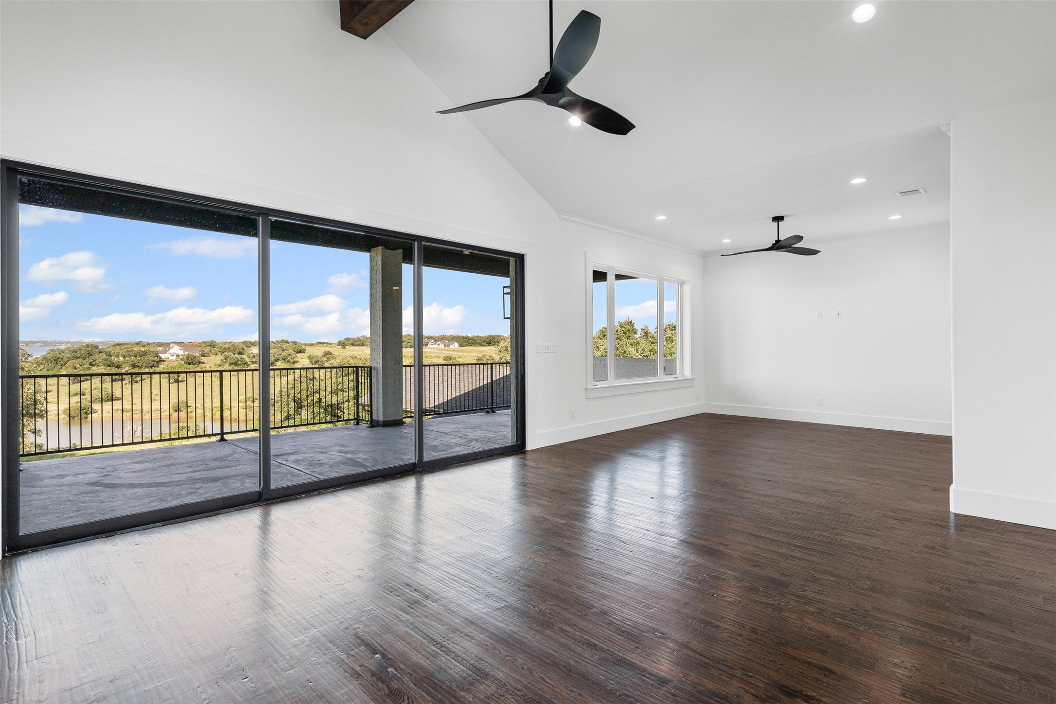 Granbury, Texas, 76048, United States, 5 Bedrooms Bedrooms, ,7 BathroomsBathrooms,Residential,Active,1909834