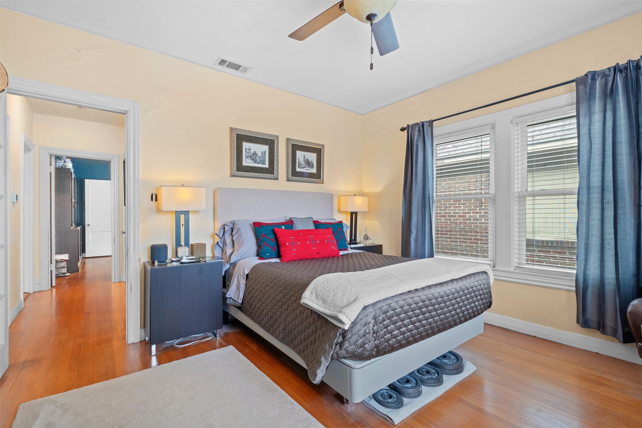 Dallas, Texas, 75219, United States, 6 Bedrooms Bedrooms, ,2 BathroomsBathrooms,Residential,Active,1808211