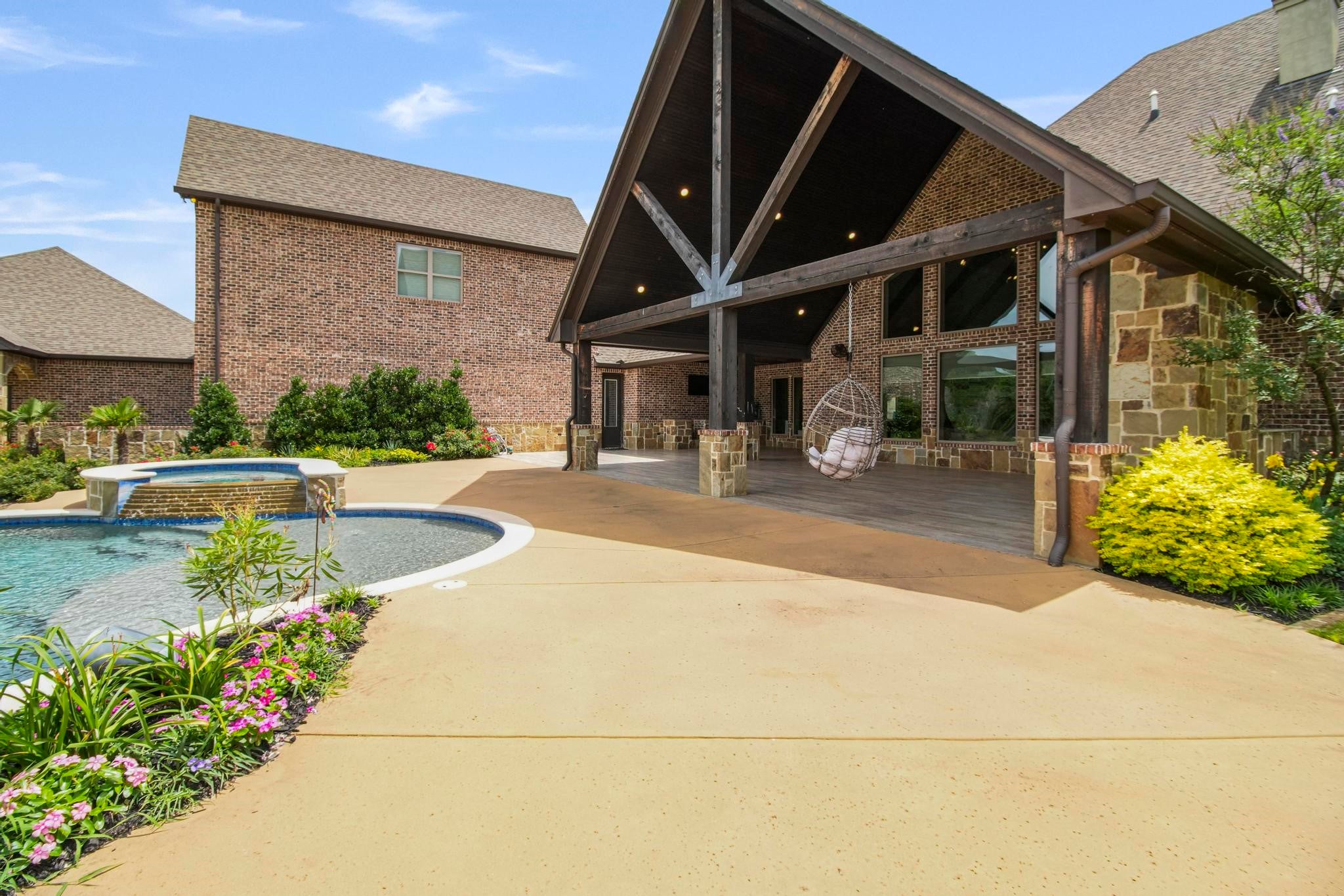 Tyler, Texas, 75703, United States, ,9 BathroomsBathrooms,Residential,Active,1899924