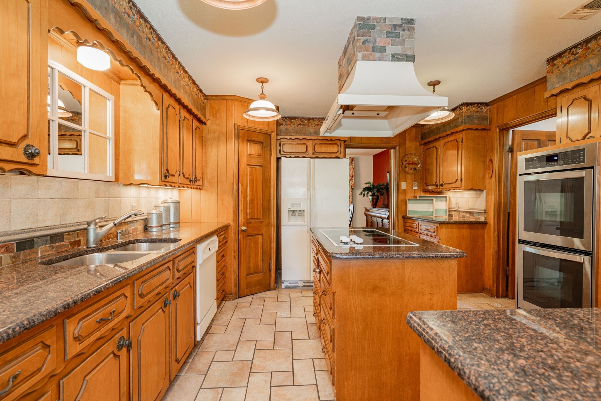 Seagoville, Texas, 75159, United States, 4 Bedrooms Bedrooms, ,5 BathroomsBathrooms,Residential,Active,1810463