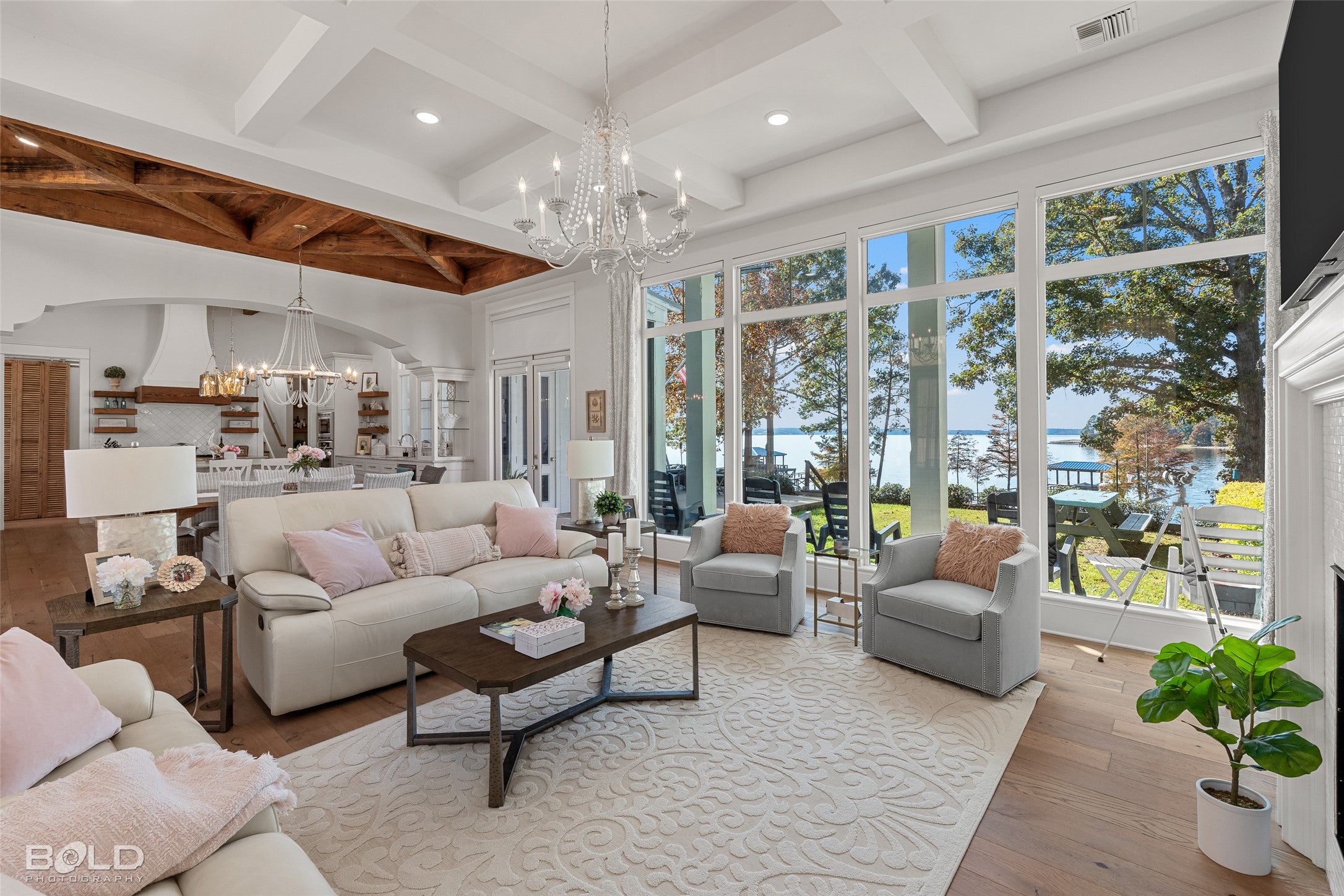 Many, Louisiana, 71449, United States, 3 Bedrooms Bedrooms, ,4 BathroomsBathrooms,Residential,Active,1993970