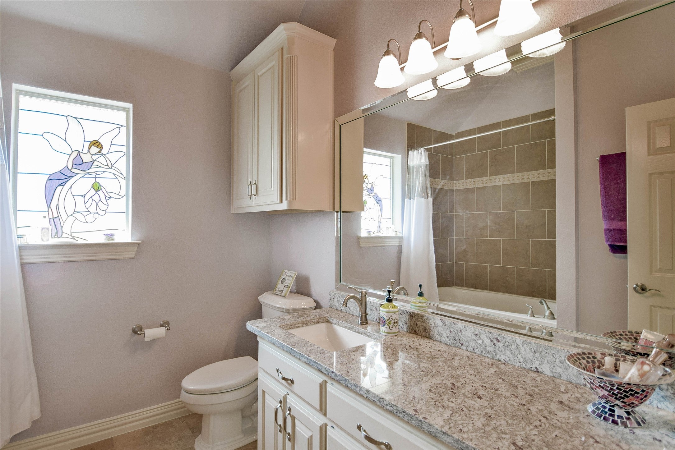 Granbury, Texas, 76048, United States, 3 Bedrooms Bedrooms, ,3 BathroomsBathrooms,Residential,Active,1943796