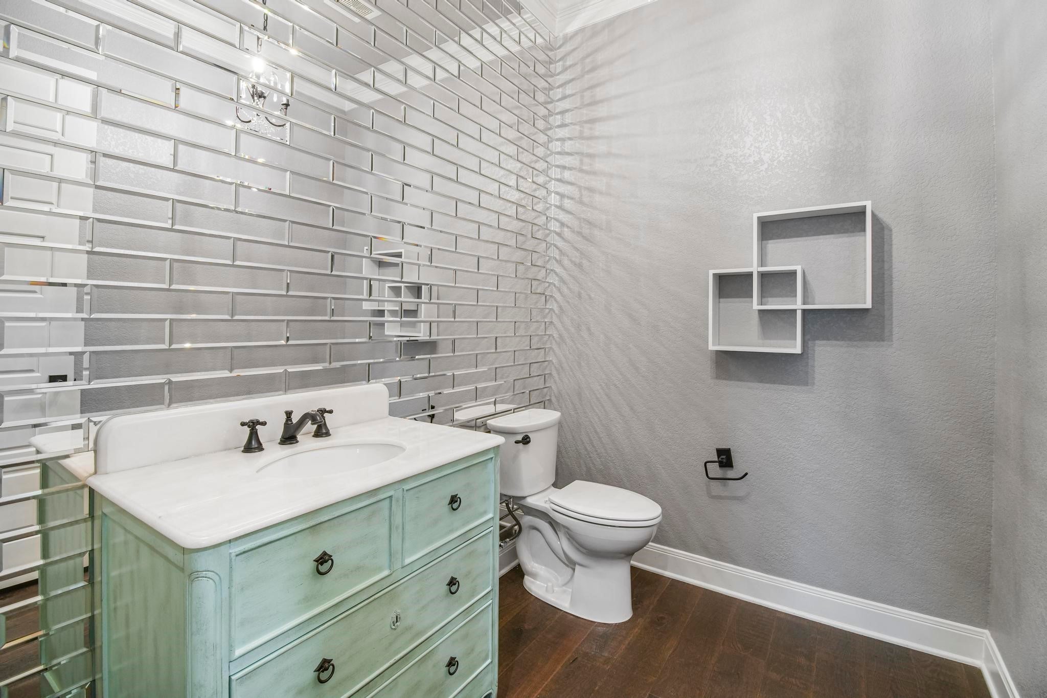 Tyler, Texas, 75703, United States, ,9 BathroomsBathrooms,Residential,Active,1899924