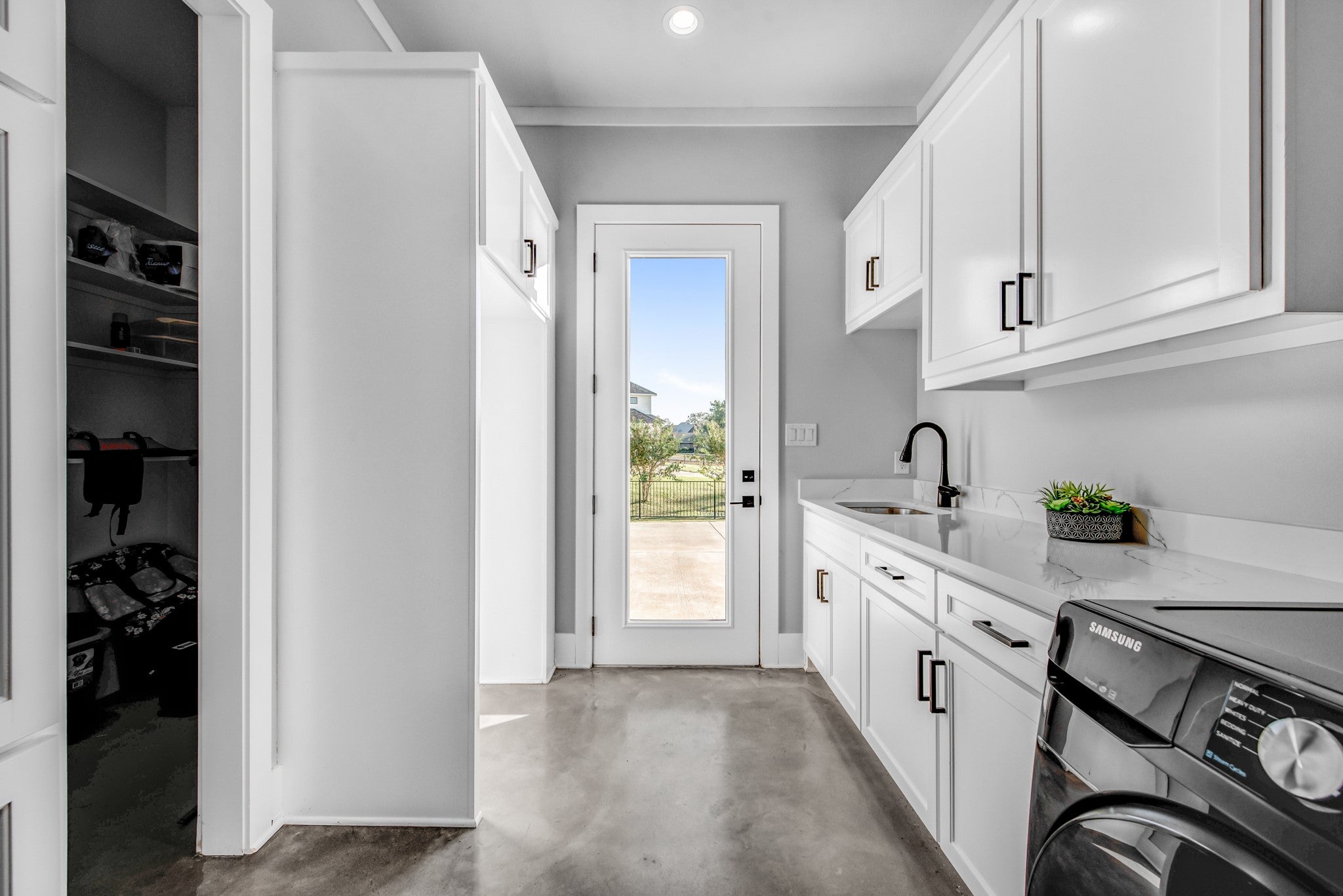 Corsicana, Texas, 75109, United States, 4 Bedrooms Bedrooms, ,5 BathroomsBathrooms,Residential,Active,2009871