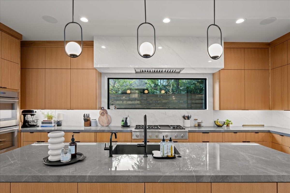 Dallas, Texas, 75206, United States, 4 Bedrooms Bedrooms, ,5 BathroomsBathrooms,Residential,Active,2013902