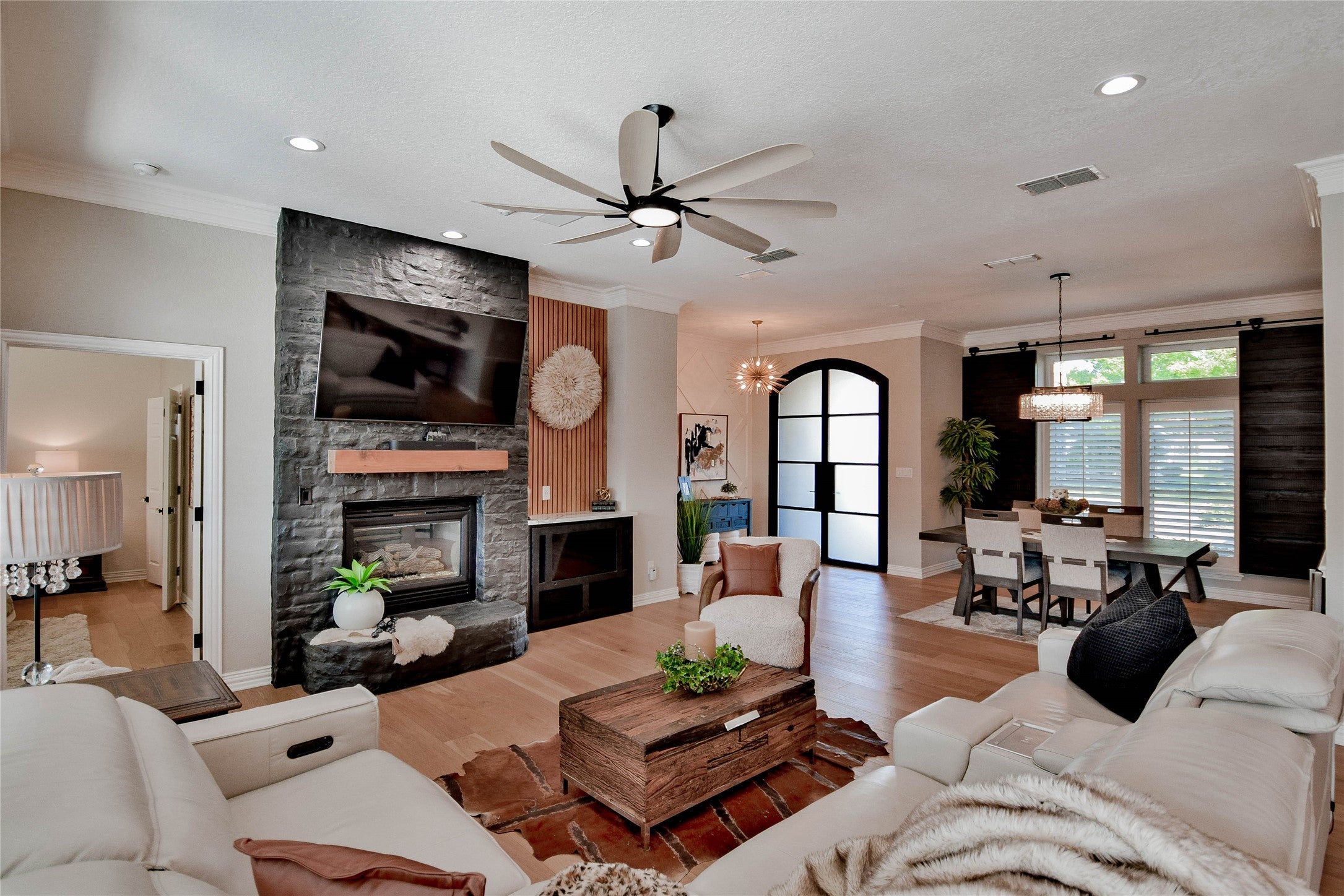 Granbury, Texas, 76048, United States, 3 Bedrooms Bedrooms, ,3 BathroomsBathrooms,Residential,Active,1988467