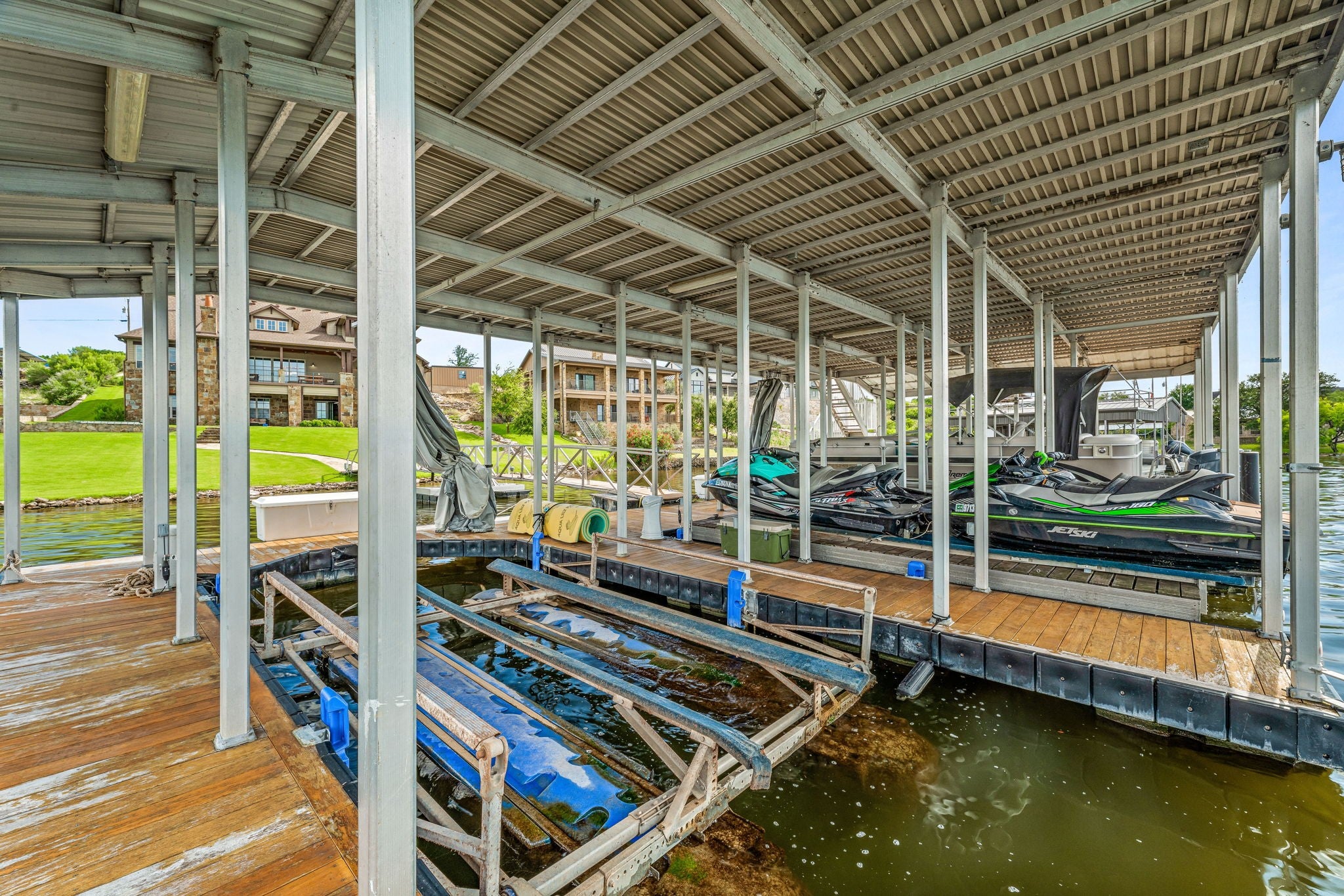 Graford, Texas, 76449, United States, ,6 BathroomsBathrooms,Residential,Active,1852724