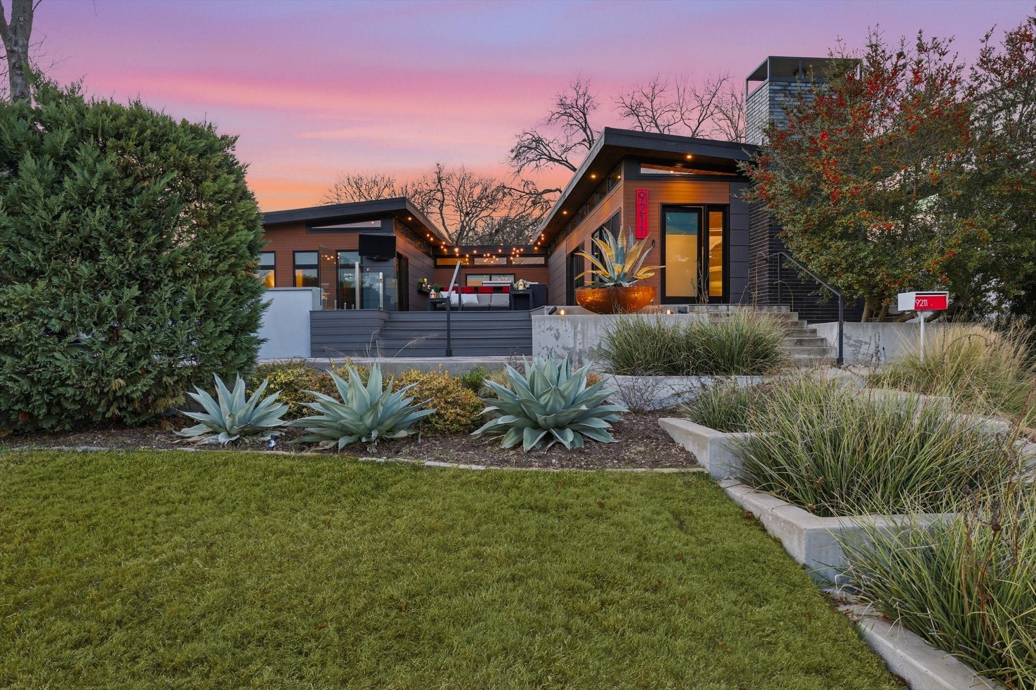 Dallas, Texas, 75218, United States, 3 Bedrooms Bedrooms, ,2 BathroomsBathrooms,Residential,Active,2010190