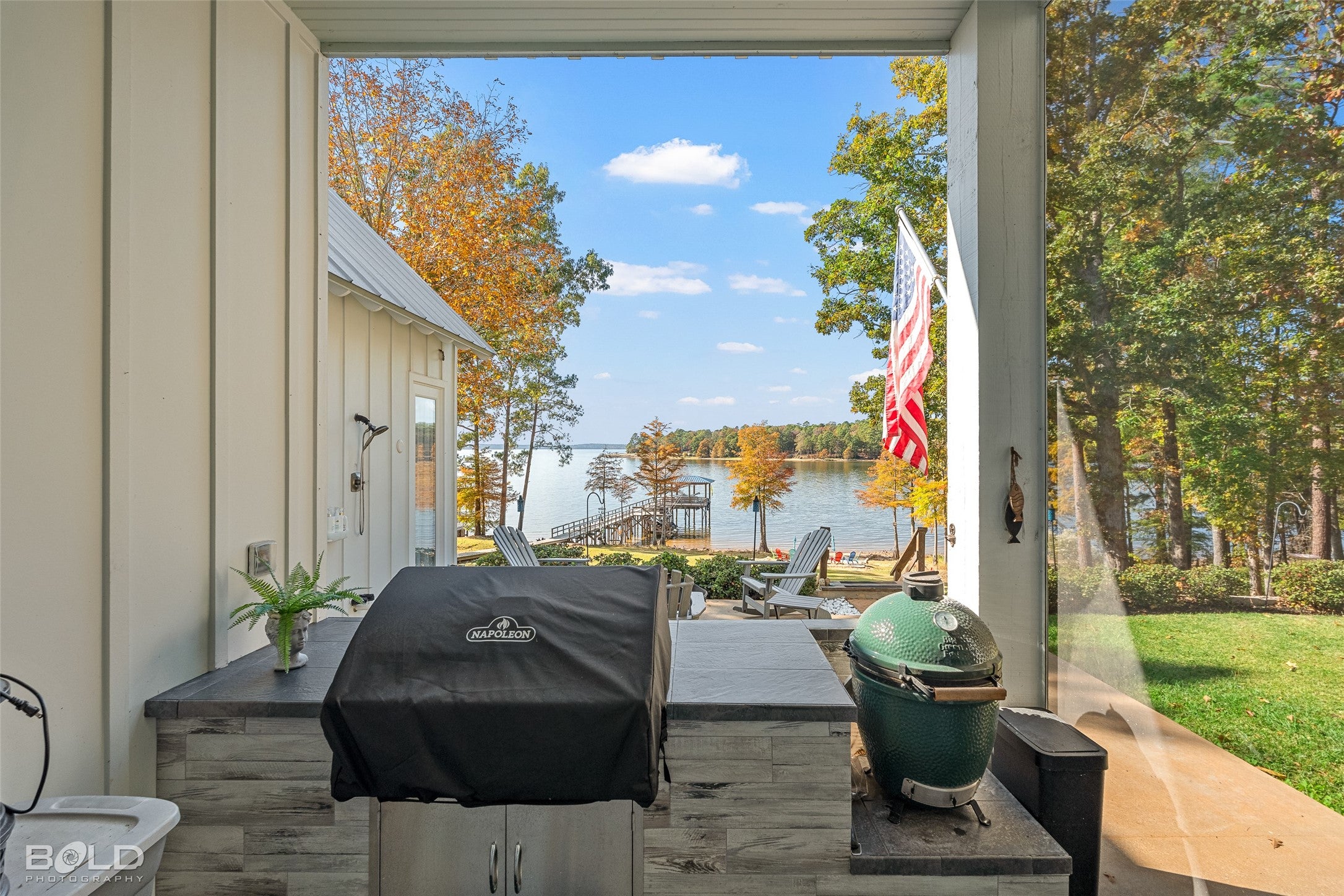 Many, Louisiana, 71449, United States, 3 Bedrooms Bedrooms, ,4 BathroomsBathrooms,Residential,Active,1993970