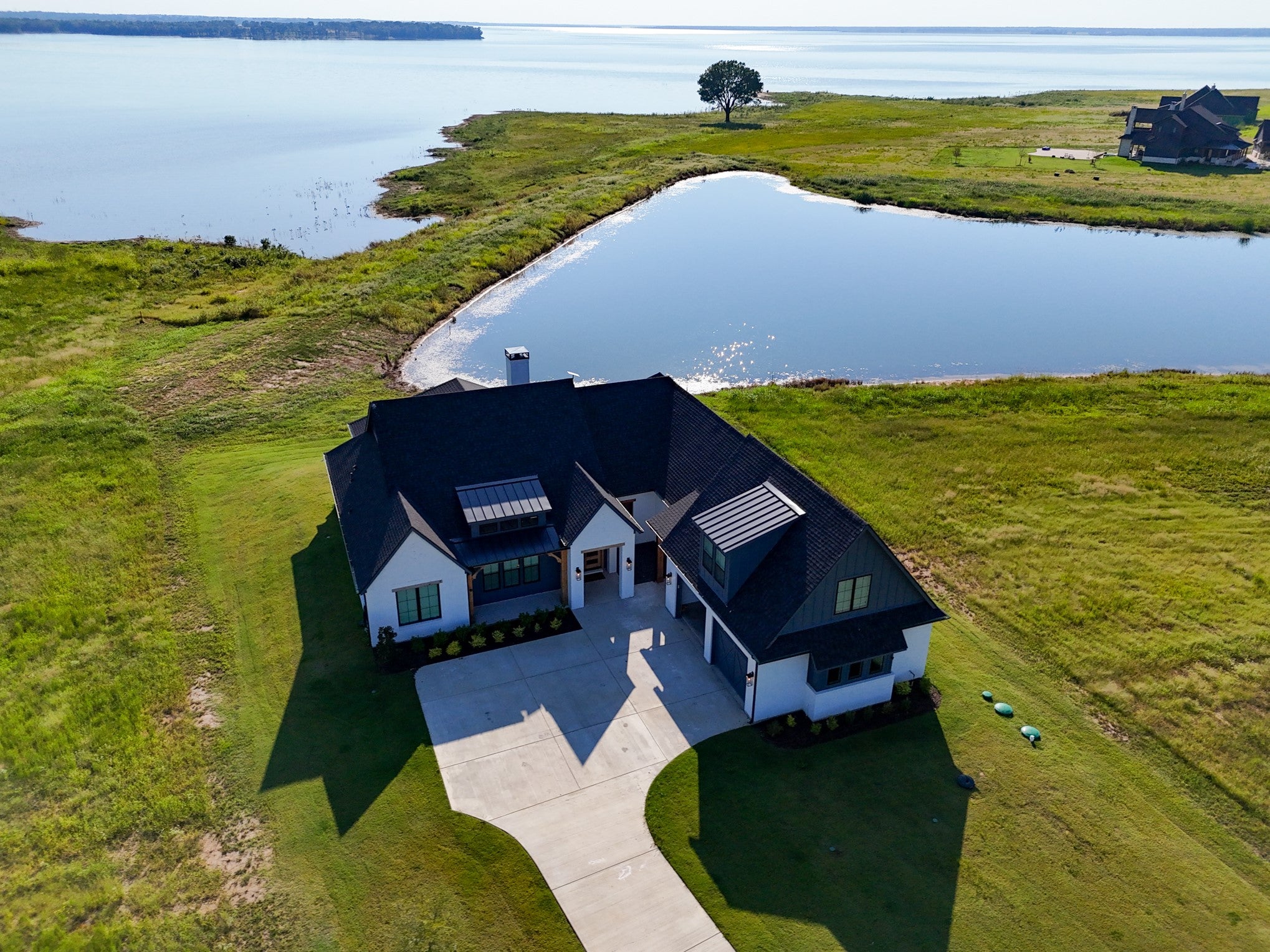 Honey Grove, Texas, 75446, United States, 5 Bedrooms Bedrooms, ,5 BathroomsBathrooms,Residential,Active,1944271