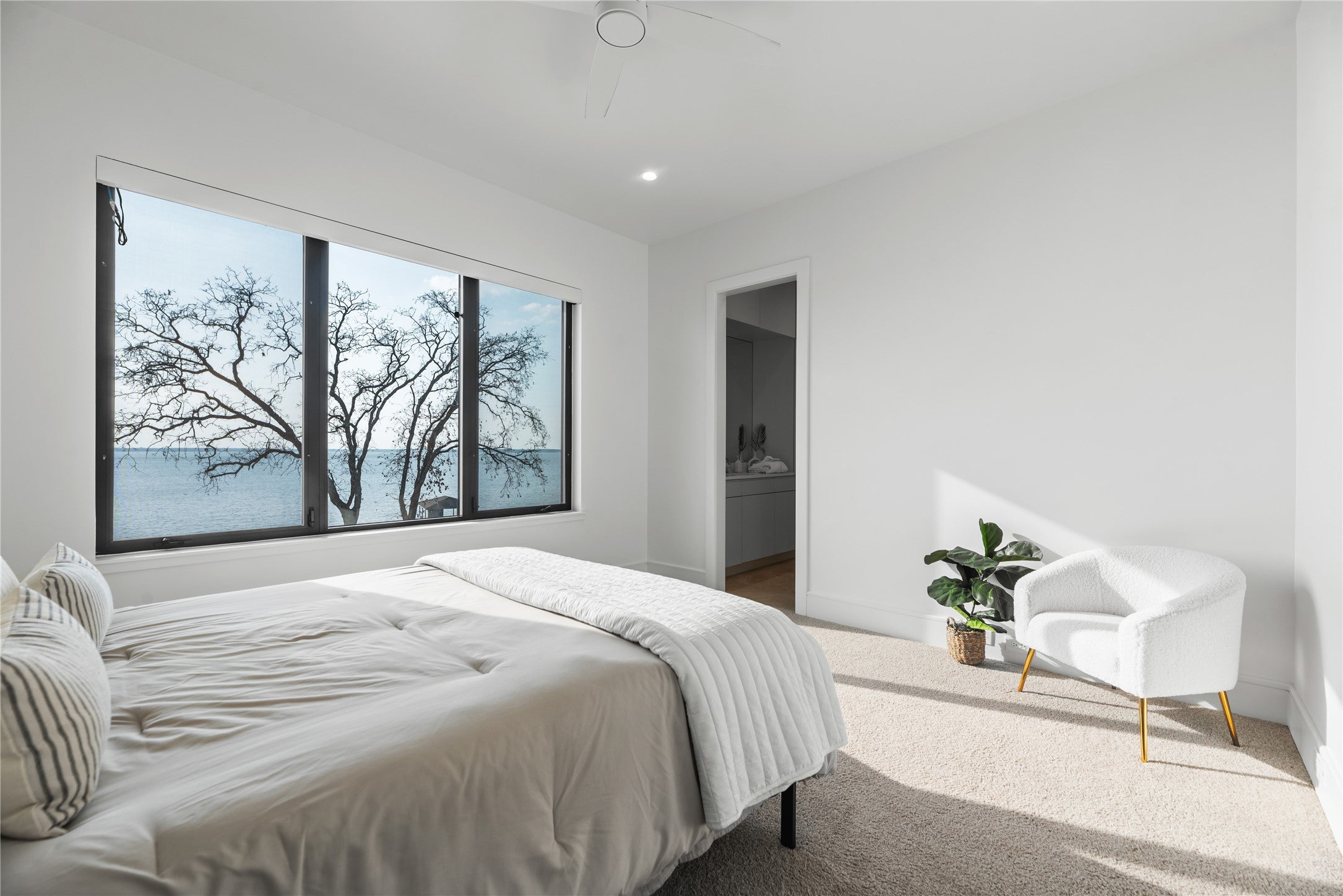 Streetman, Texas, 75859, United States, 5 Bedrooms Bedrooms, ,7 BathroomsBathrooms,Residential,Active,1988712