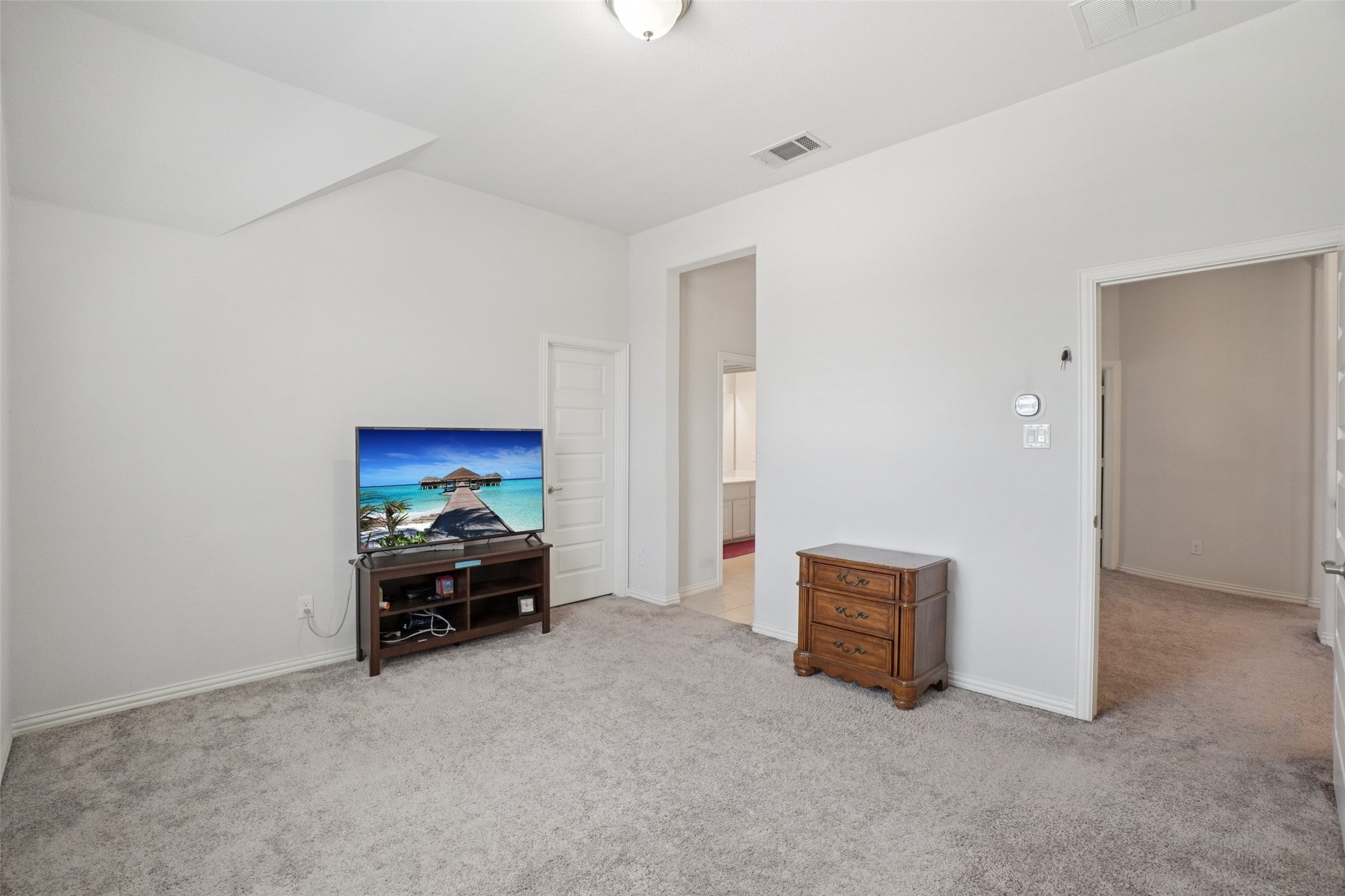 Irving, Texas, 75039, United States, 5 Bedrooms Bedrooms, ,5 BathroomsBathrooms,Residential,Active,1997879