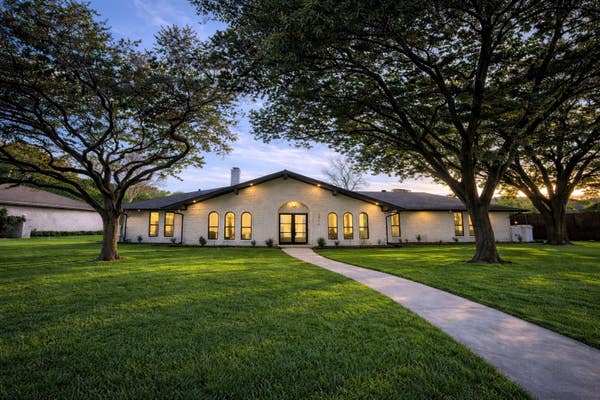 6826 TOWN BLUFF DR, DALLAS, TX 75248, photo 1 of 29