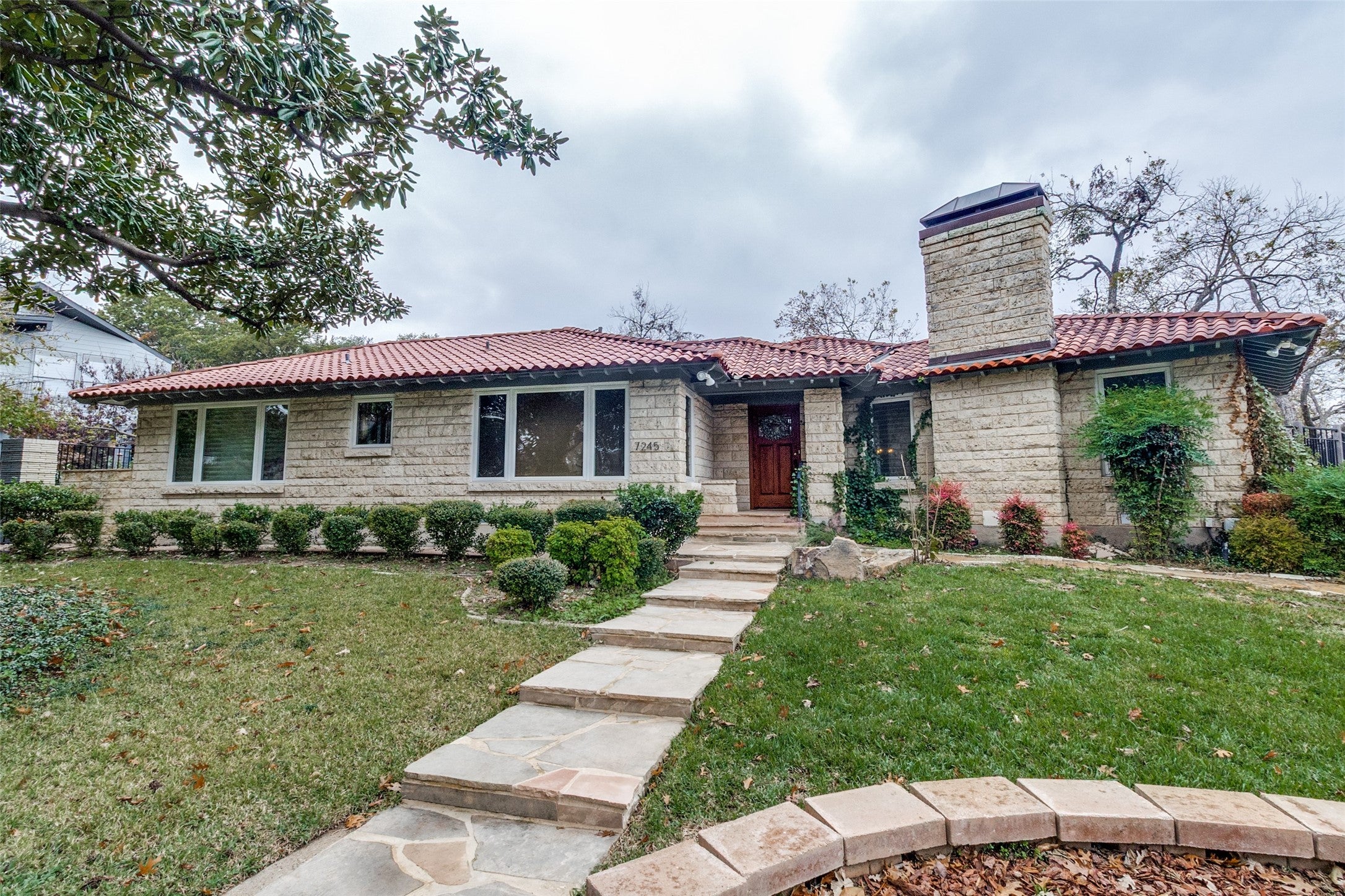 Dallas, Texas, 75214, United States, 3 Bedrooms Bedrooms, ,3 BathroomsBathrooms,Residential,Active,2002602