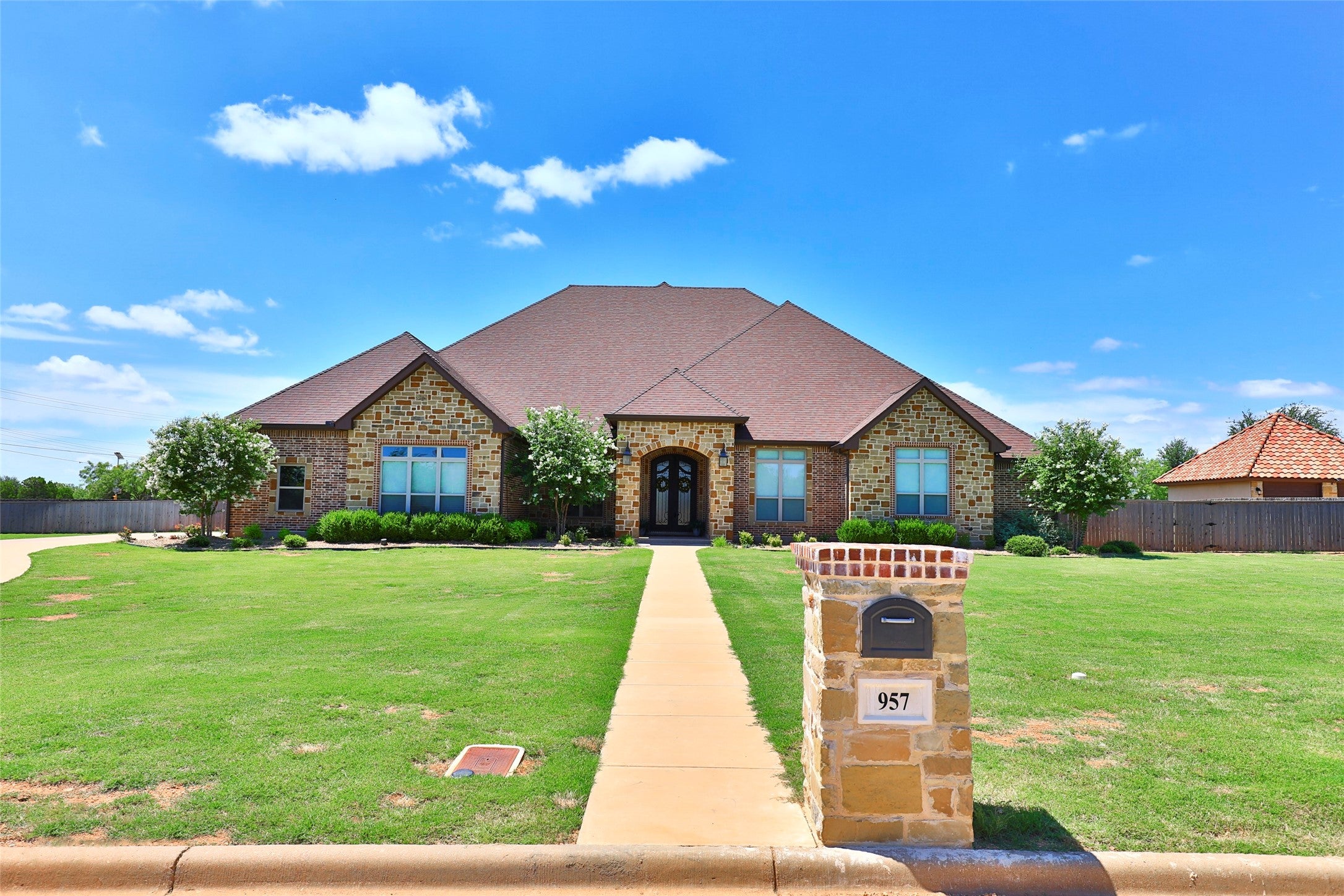 Abilene, Texas, 79602, United States, 5 Bedrooms Bedrooms, ,8 BathroomsBathrooms,Residential,Active,1762874
