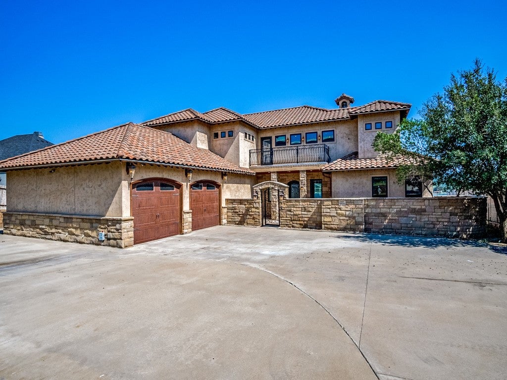 Graham, Texas, 76450, United States, 4 Bedrooms Bedrooms, ,4 BathroomsBathrooms,Residential,Active,1944034