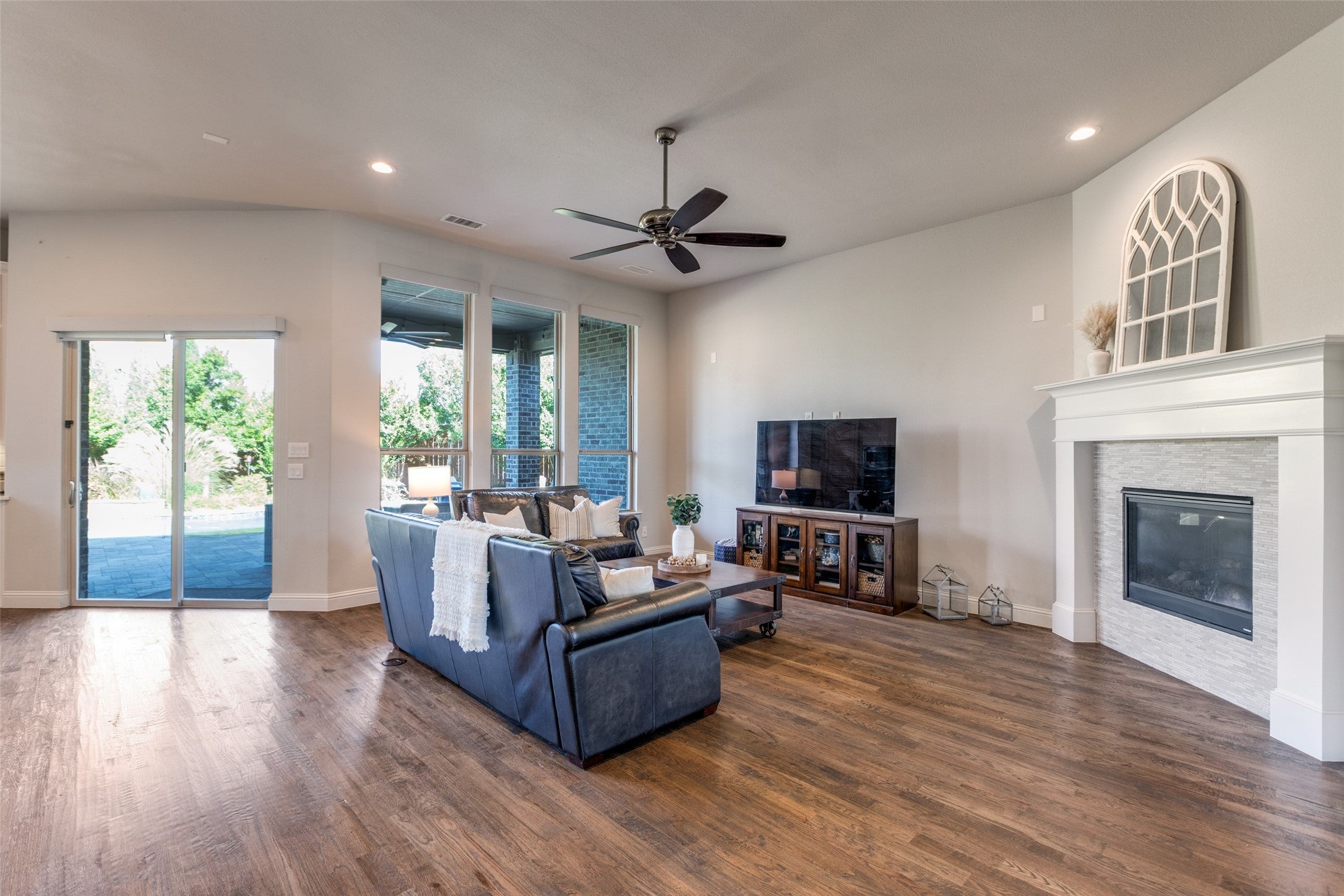 Frisco, Texas, 75033, United States, 5 Bedrooms Bedrooms, ,4 BathroomsBathrooms,Residential,Active,1971778