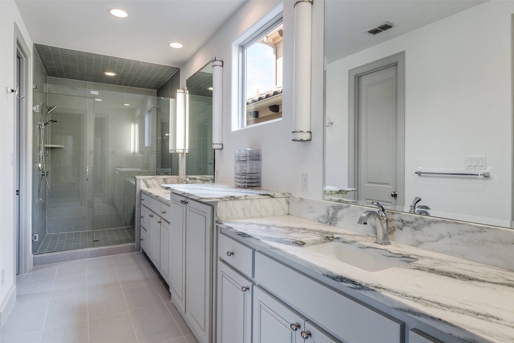 Dallas, Texas, 75205, United States, 4 Bedrooms Bedrooms, ,5 BathroomsBathrooms,Residential,Active,1952445