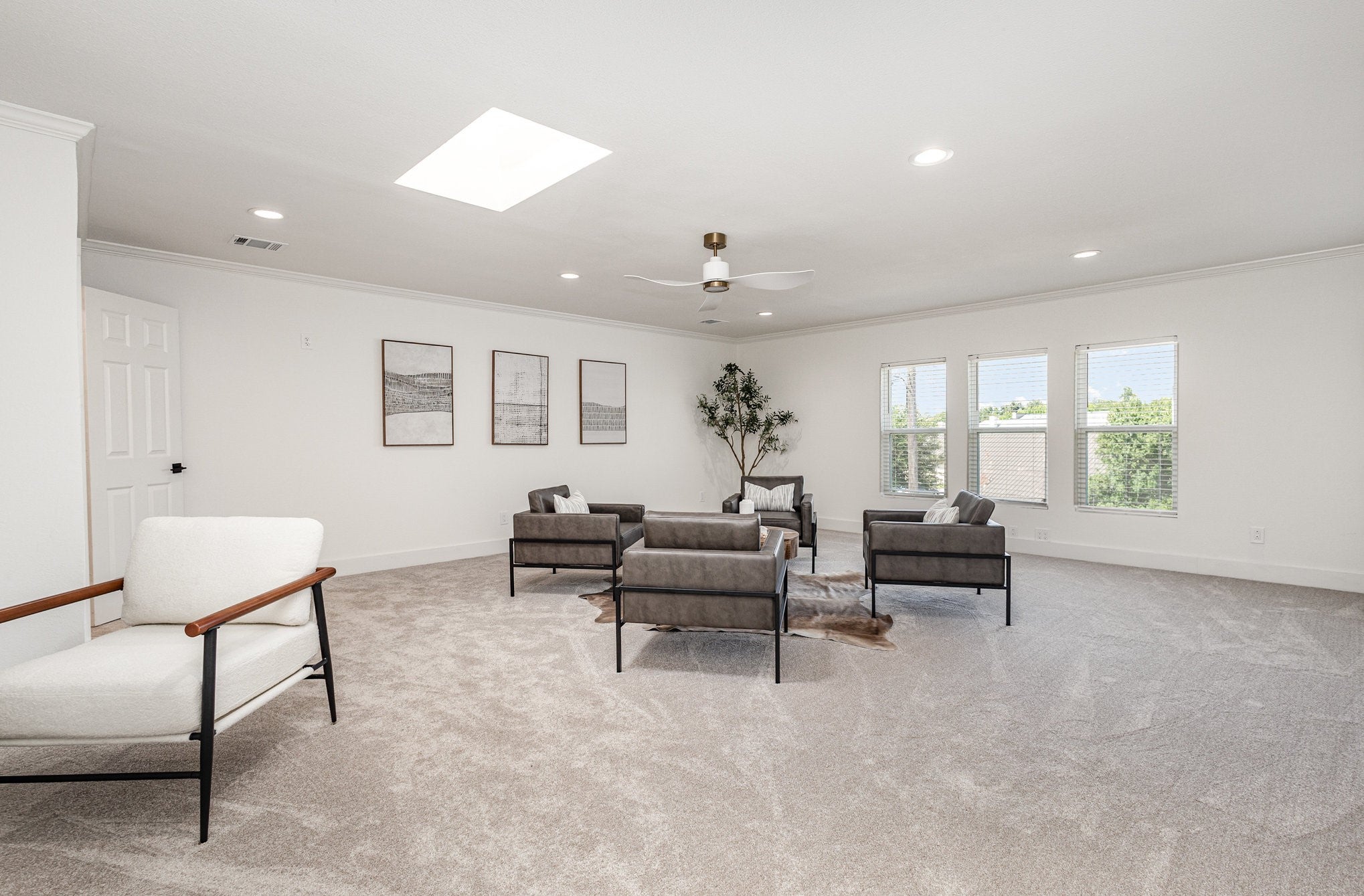 Dallas, Texas, 75214, United States, 4 Bedrooms Bedrooms, ,4 BathroomsBathrooms,Residential,Active,1909628