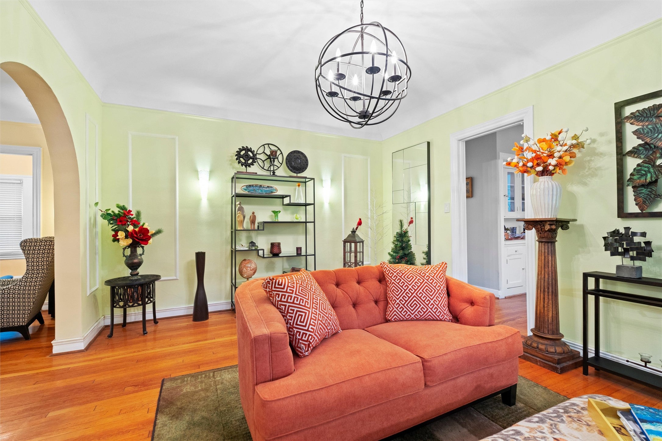 Dallas, Texas, 75219, United States, 6 Bedrooms Bedrooms, ,2 BathroomsBathrooms,Residential,Active,1808211