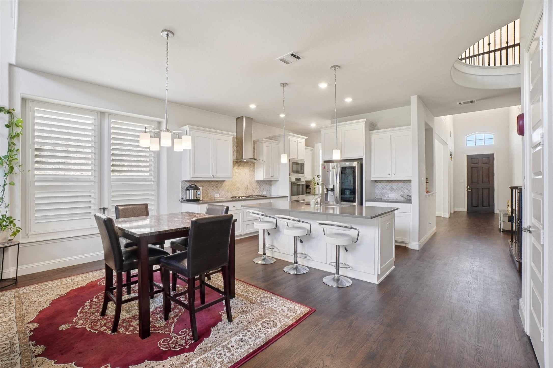 Irving, Texas, 75039, United States, 5 Bedrooms Bedrooms, ,5 BathroomsBathrooms,Residential,Active,1997879