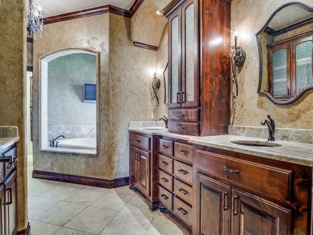 Graham, Texas, 76450, United States, 4 Bedrooms Bedrooms, ,4 BathroomsBathrooms,Residential,Active,1944034