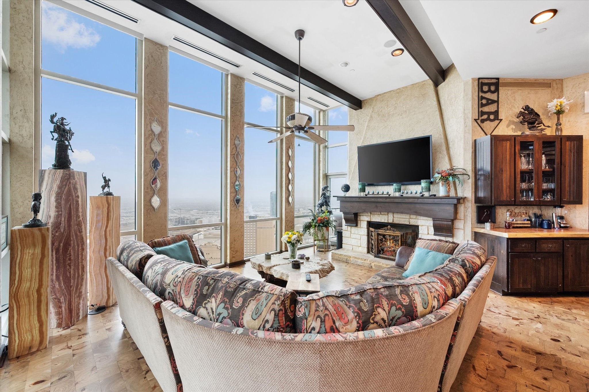 Fort Worth, Texas, 76102, United States, ,3 BathroomsBathrooms,Residential,Active,1808184