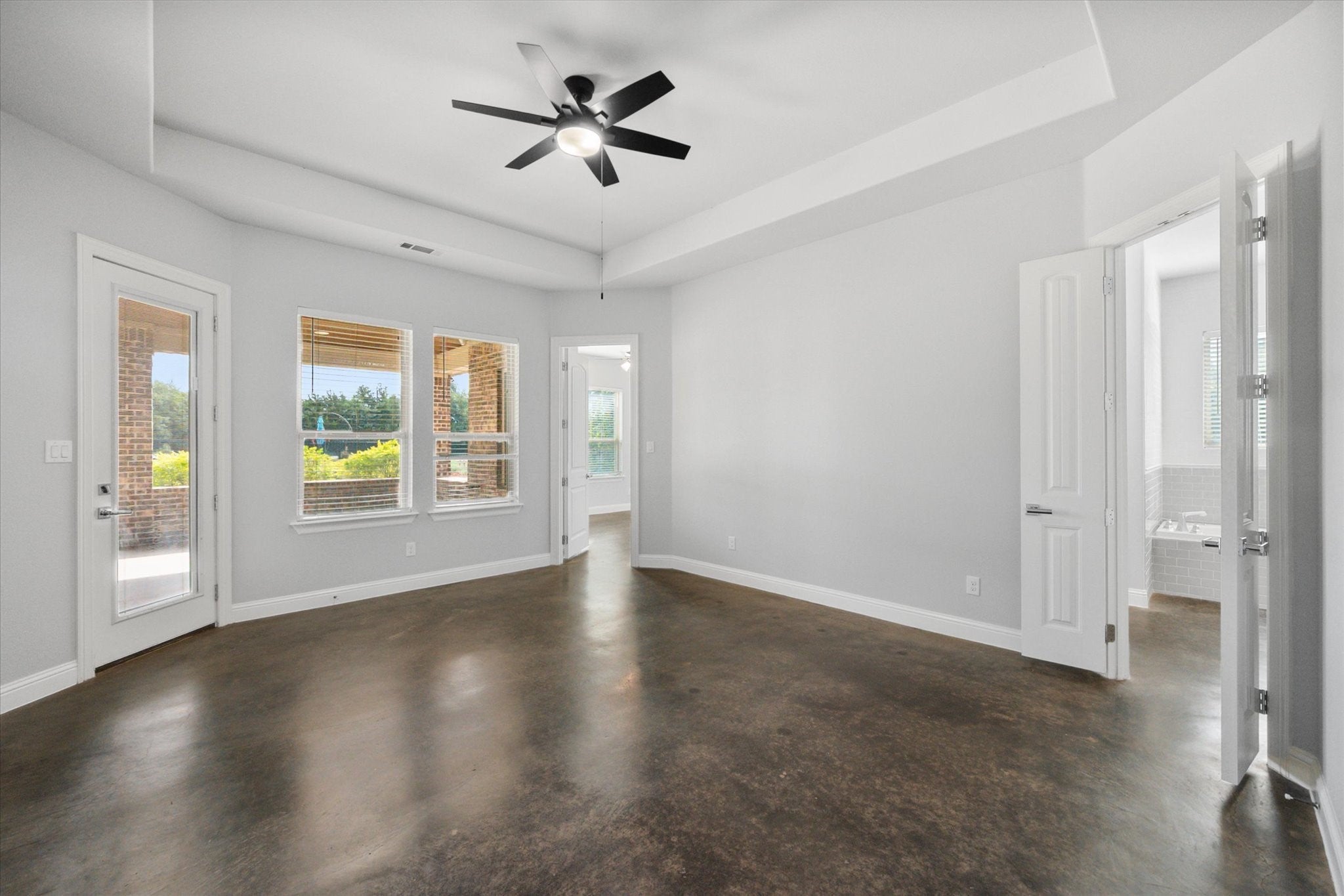 Mansfield, Texas, 76063, United States, 5 Bedrooms Bedrooms, ,6 BathroomsBathrooms,Residential,Contingent,1799362