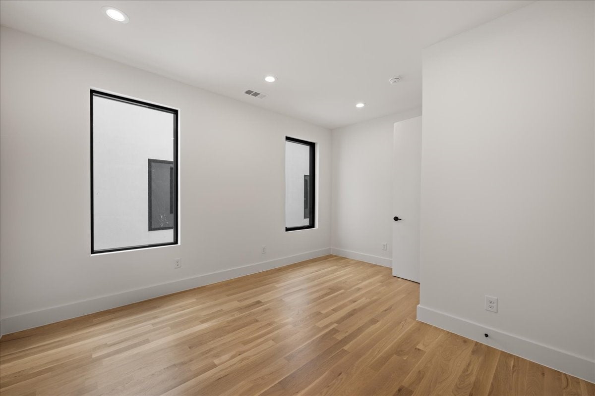 Dallas, Texas, 75204, United States, 4 Bedrooms Bedrooms, ,4 BathroomsBathrooms,Residential,Active,1929655