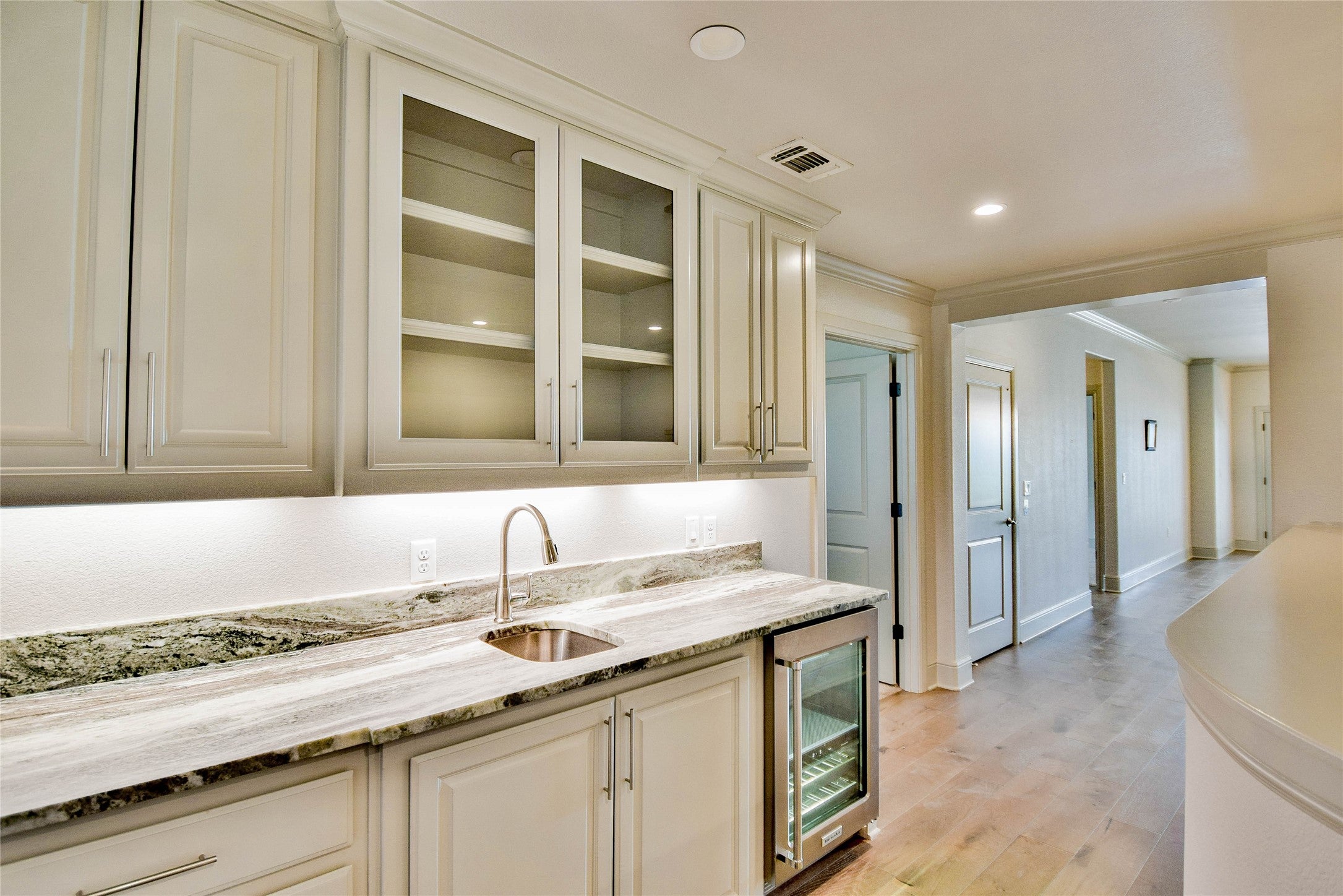 Granbury, Texas, 76048, United States, 3 Bedrooms Bedrooms, ,3 BathroomsBathrooms,Residential,Active,1828685