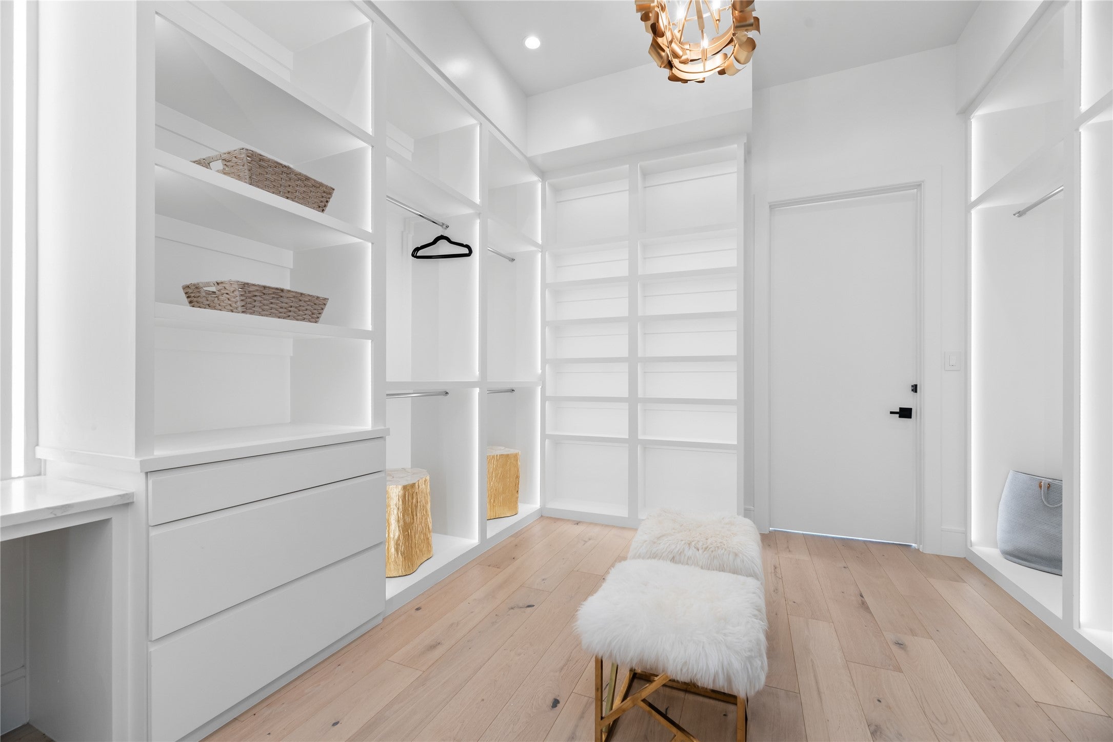 Streetman, Texas, 75859, United States, 5 Bedrooms Bedrooms, ,7 BathroomsBathrooms,Residential,Active,1988712