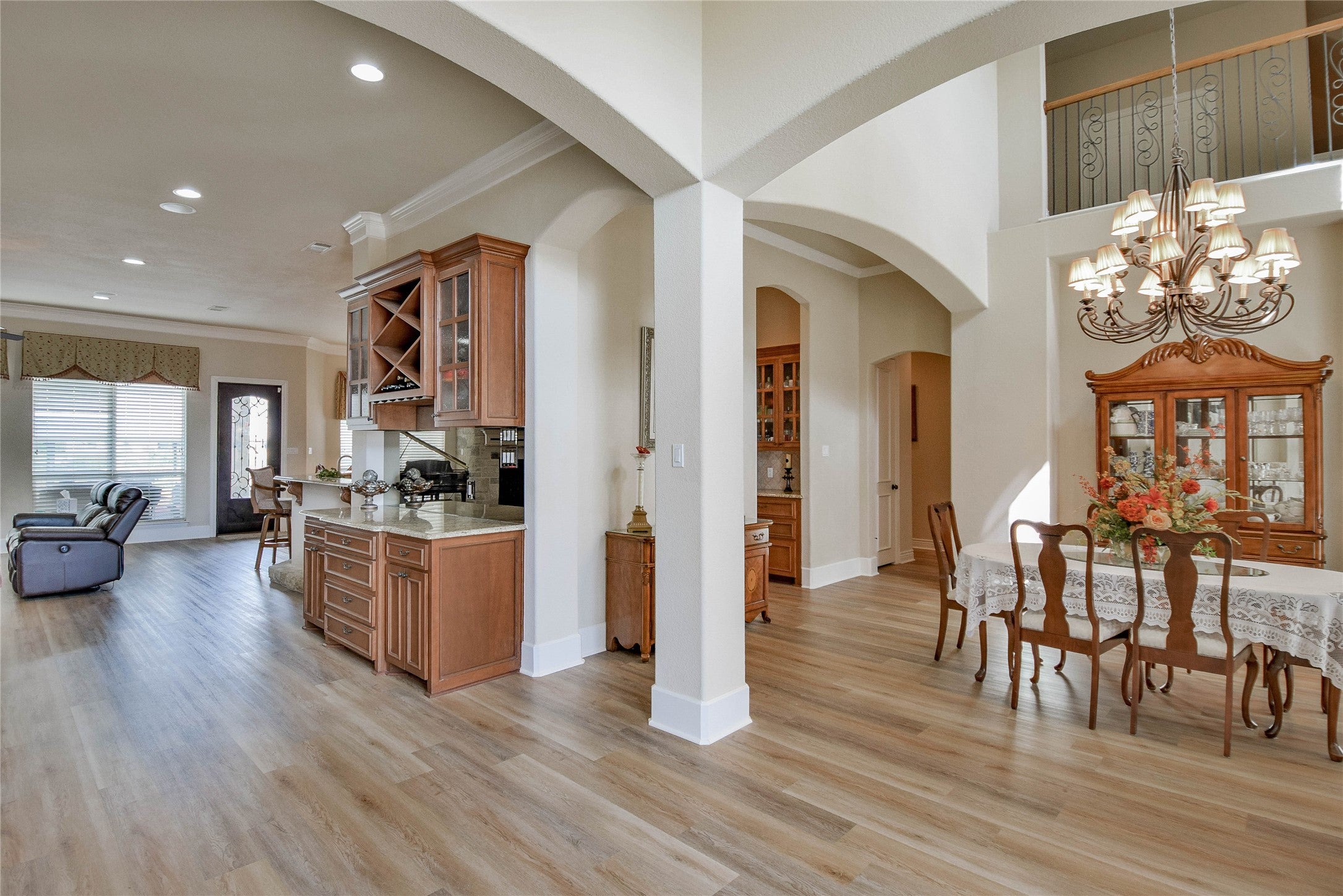 Granbury, Texas, 76048, United States, 4 Bedrooms Bedrooms, ,4 BathroomsBathrooms,Residential,Active,1967289