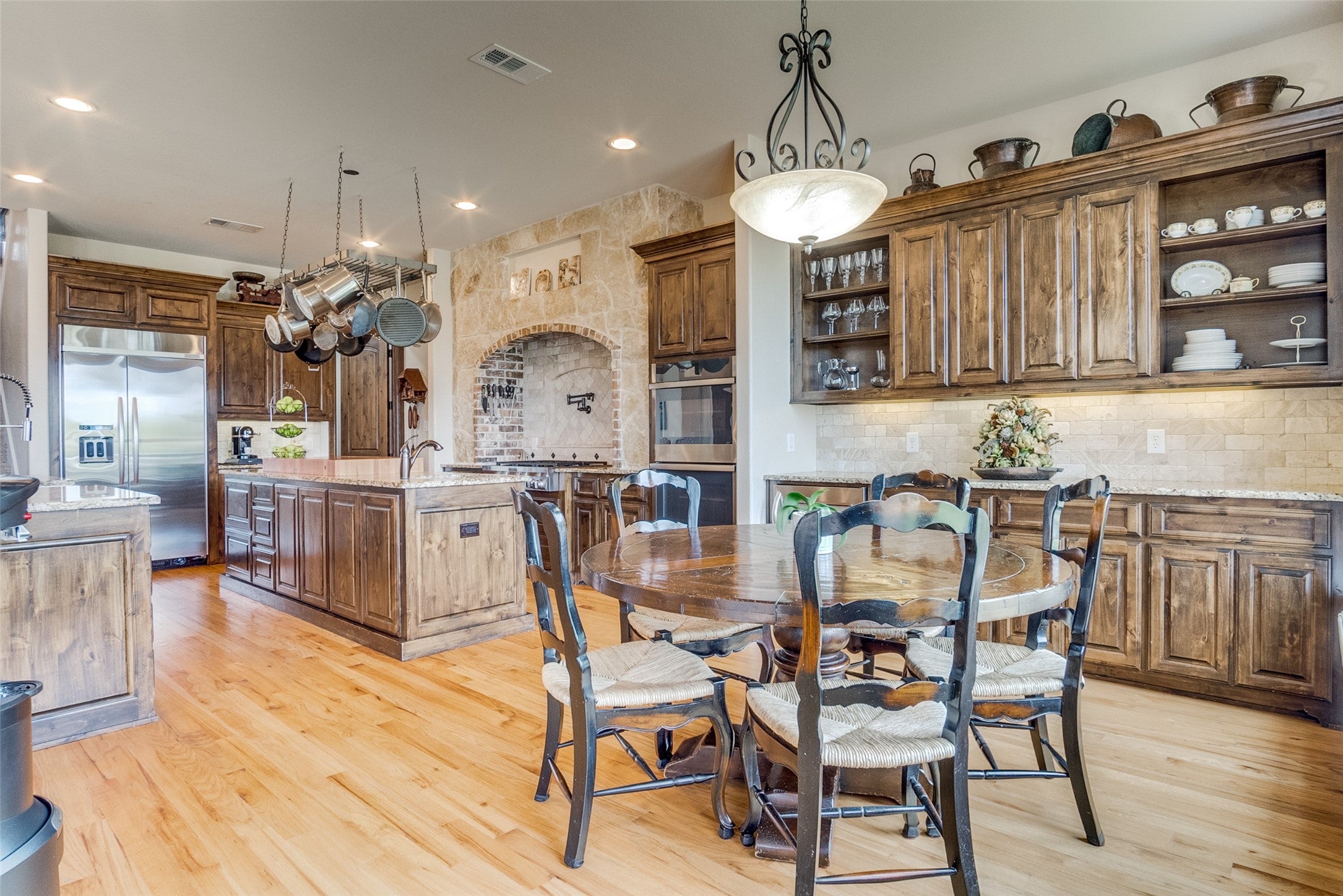 Graford, Texas, 76449, United States, 5 Bedrooms Bedrooms, ,4 BathroomsBathrooms,Residential,Active,1902943