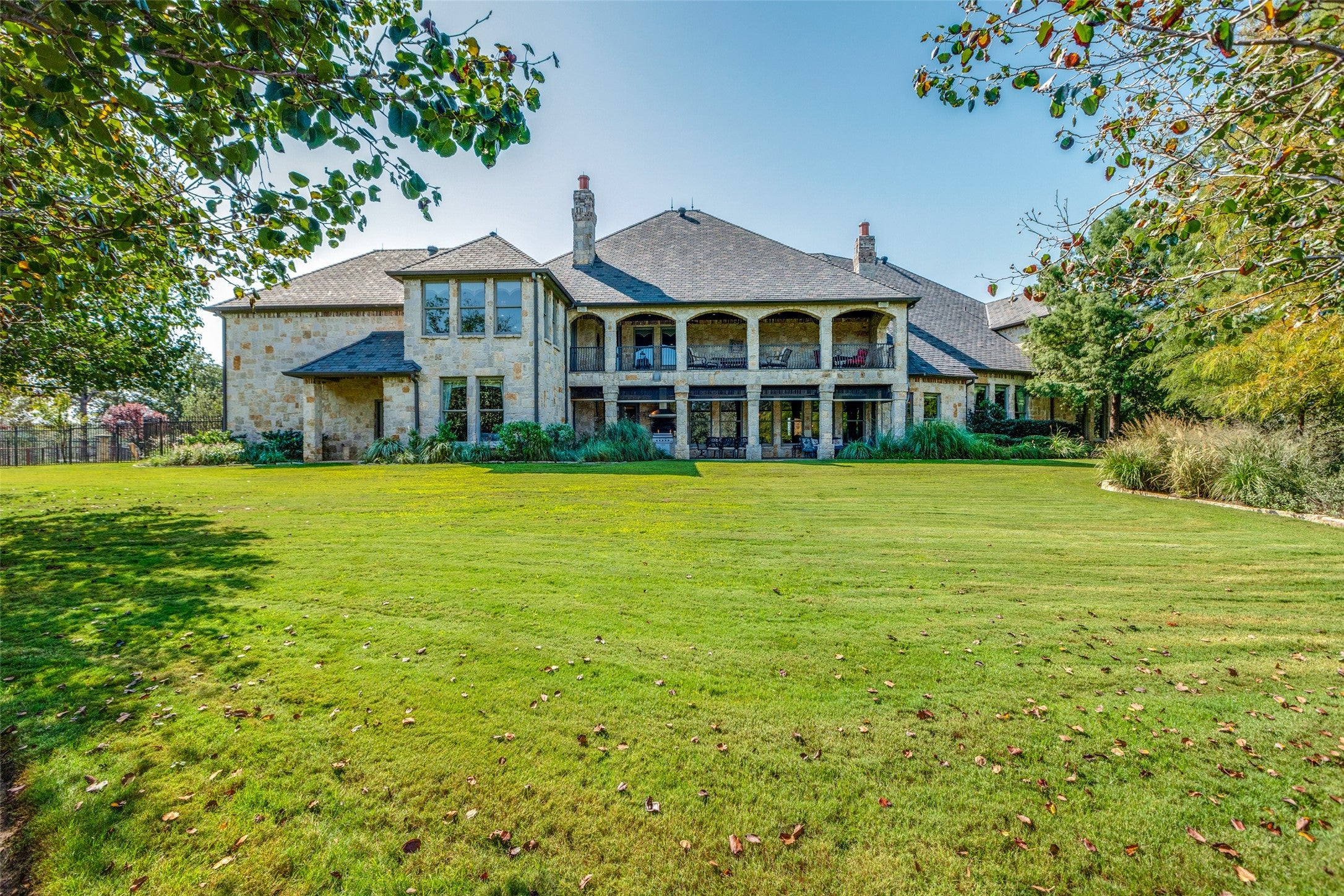 Pilot Point, Texas, 76258, United States, 6 Bedrooms Bedrooms, ,8 BathroomsBathrooms,Residential,Active,1953394