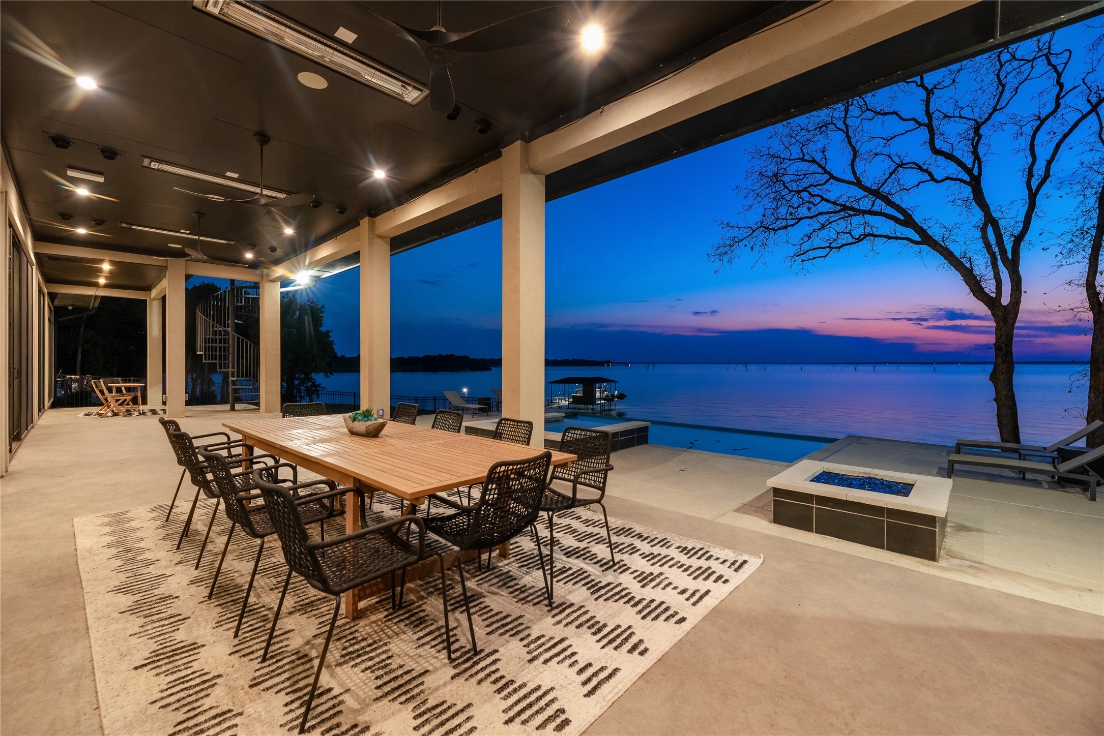 Streetman, Texas, 75859, United States, 5 Bedrooms Bedrooms, ,7 BathroomsBathrooms,Residential,Active,1988712