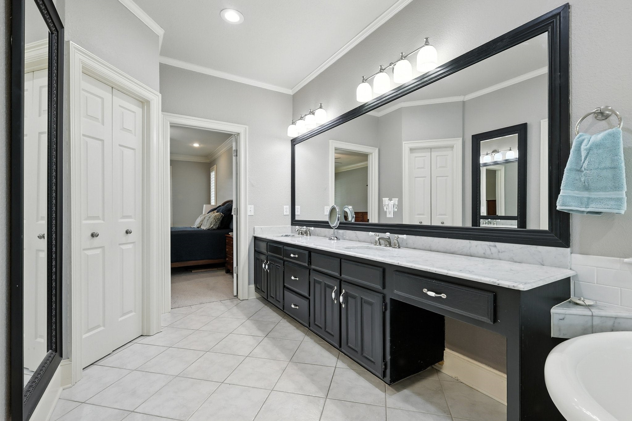 Flower Mound, Texas, 75022, United States, 5 Bedrooms Bedrooms, ,5 BathroomsBathrooms,Residential,Active,1941349