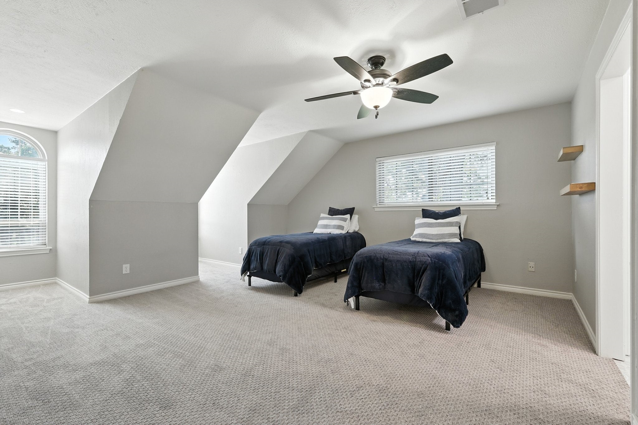 Flower Mound, Texas, 75022, United States, 5 Bedrooms Bedrooms, ,5 BathroomsBathrooms,Residential,Active,1941349