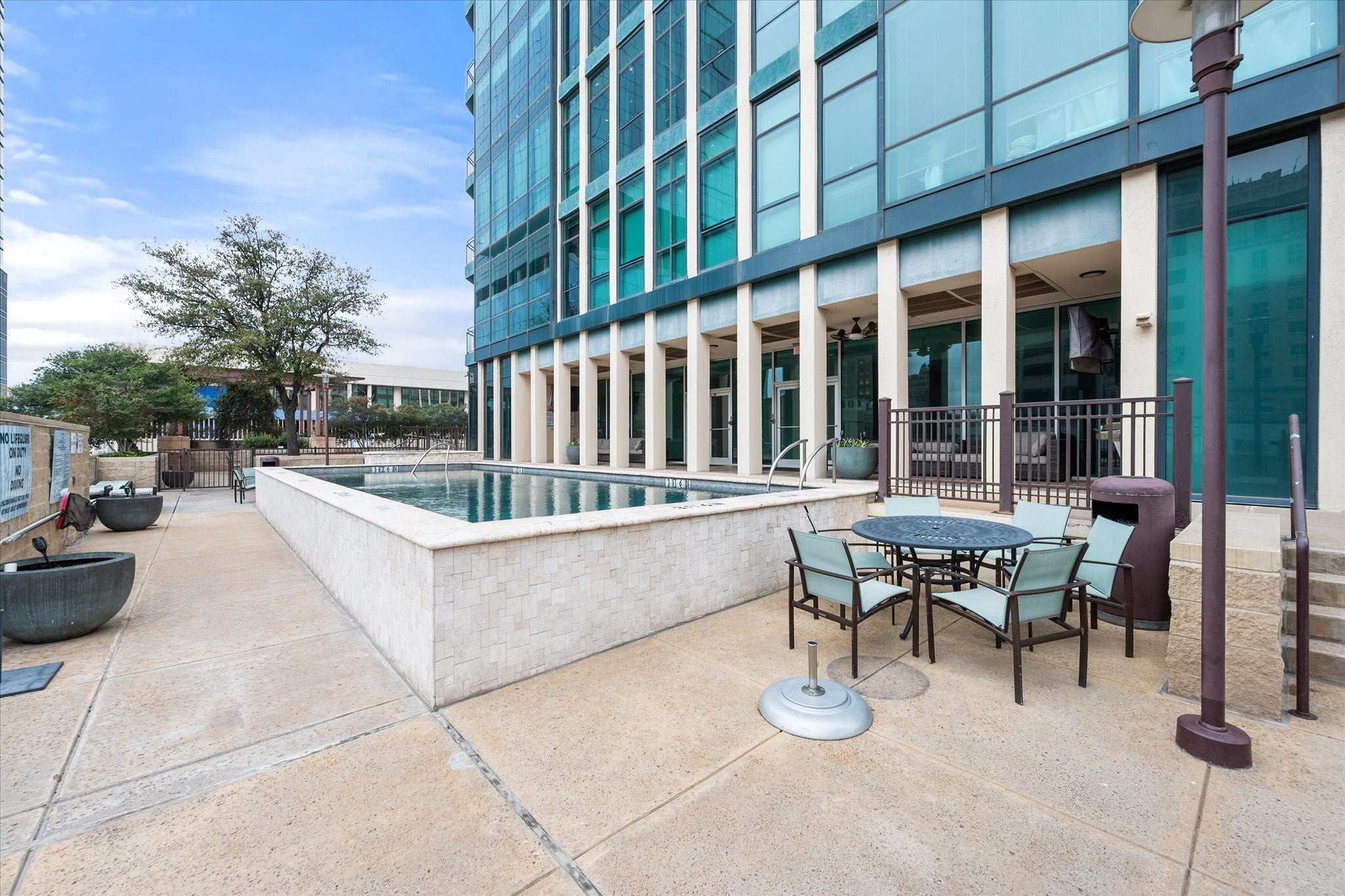 Fort Worth, Texas, 76102, United States, ,3 BathroomsBathrooms,Residential,Active,1808184