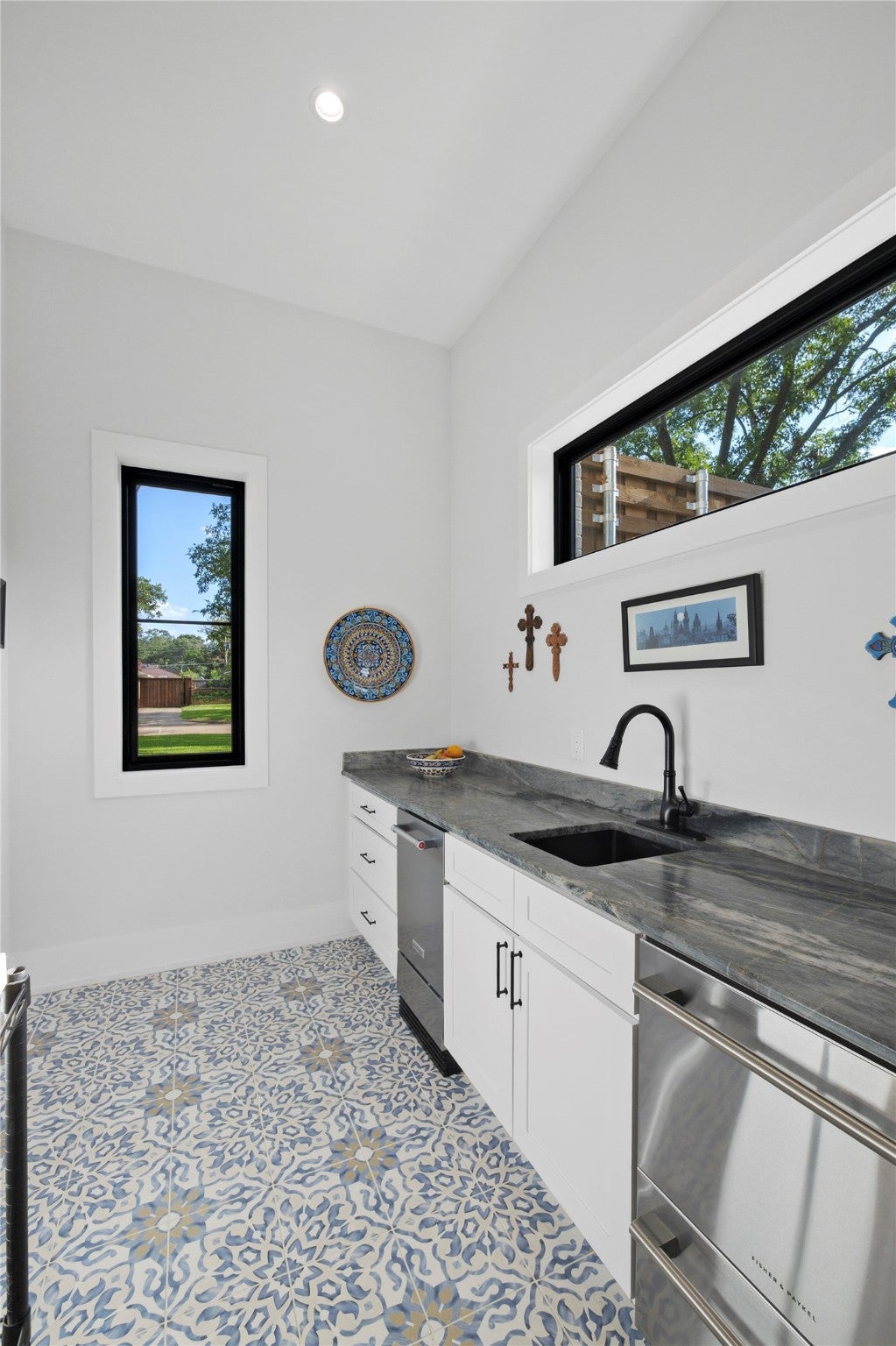 Dallas, Texas, 75244, United States, 5 Bedrooms Bedrooms, ,7 BathroomsBathrooms,Residential,Active,1905372