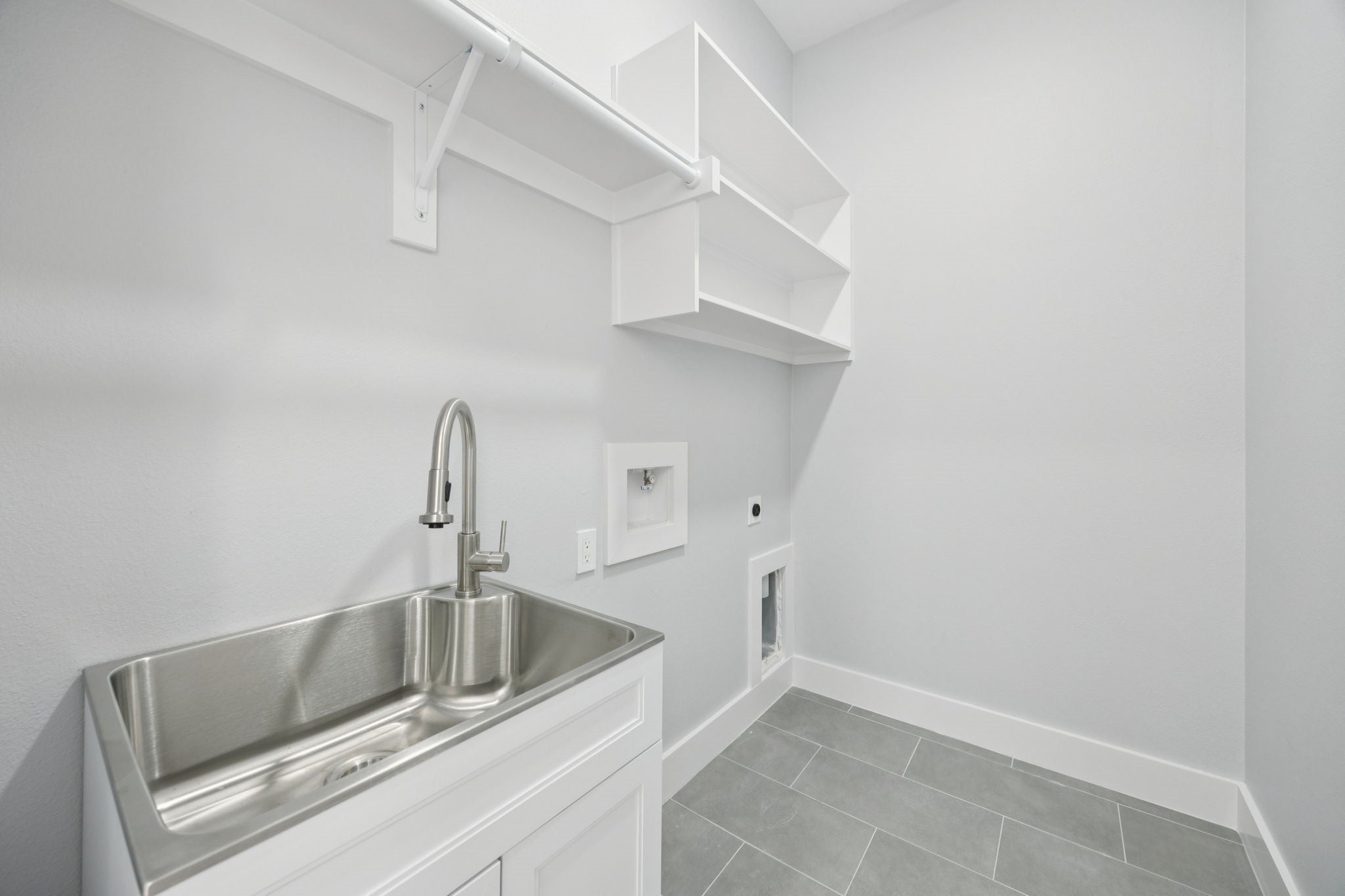 Cedar Hill, Texas, 75104, United States, 4 Bedrooms Bedrooms, ,5 BathroomsBathrooms,Residential,Active,1993947