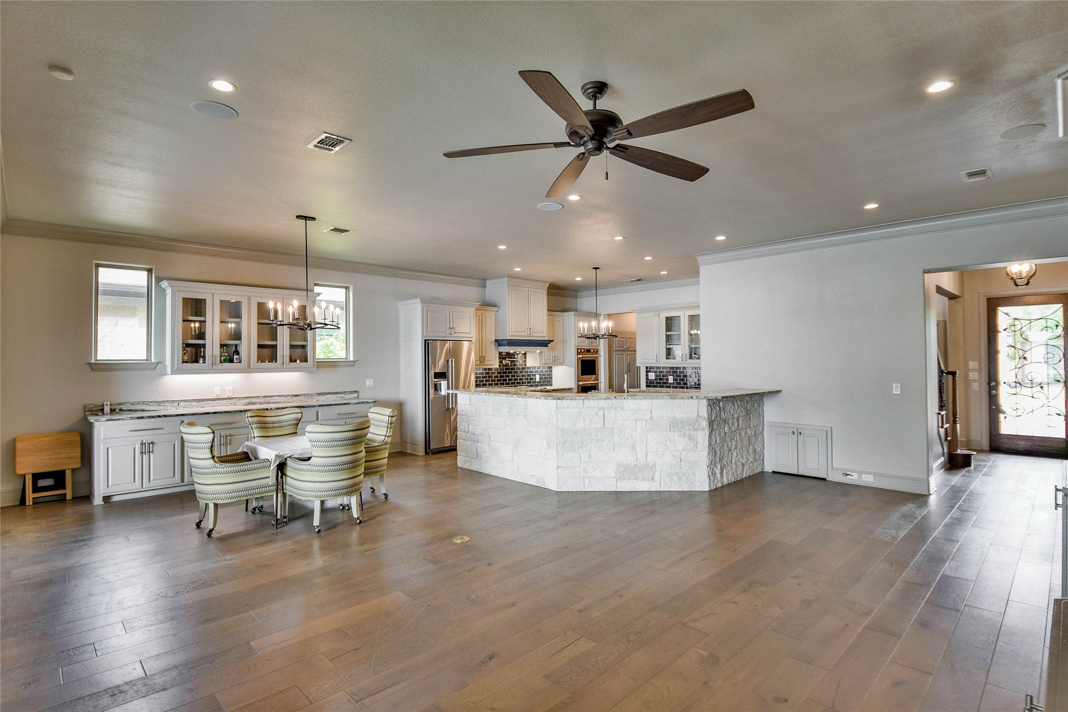 Granbury, Texas, 76048, United States, 3 Bedrooms Bedrooms, ,3 BathroomsBathrooms,Residential,Active,1828685