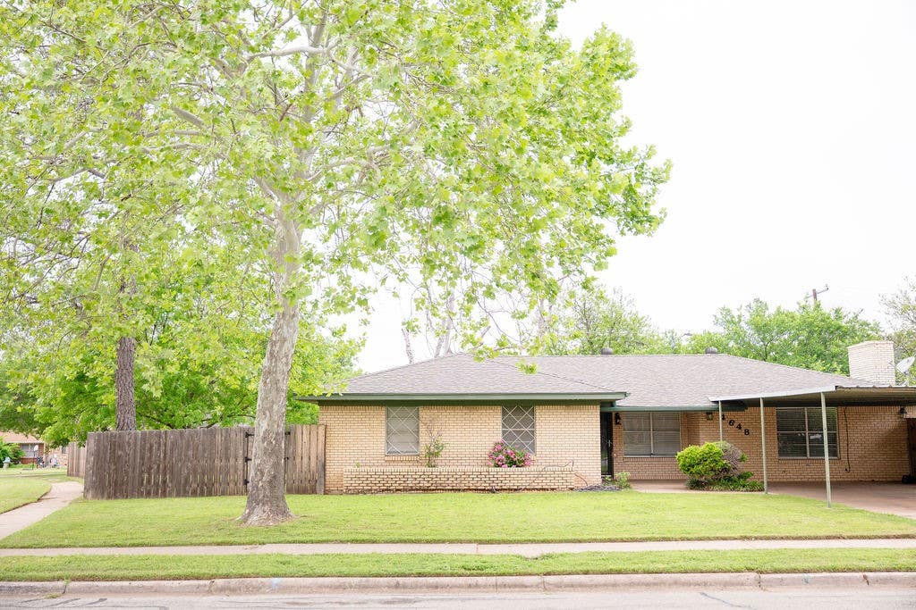 4648 UNIVERSITY AVE, WICHITA FALLS, TX 76308, photo 1 of 29