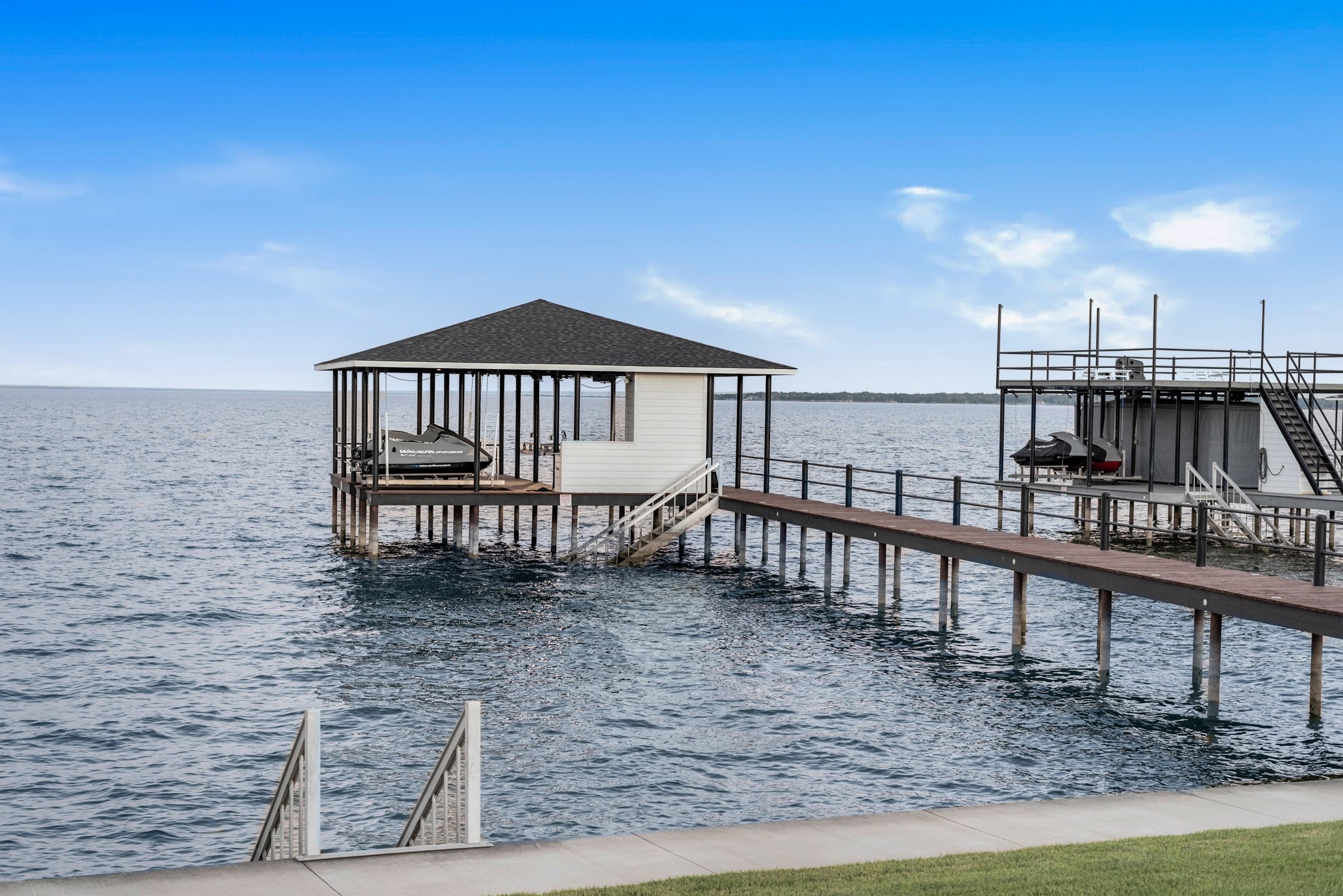 Corsicana, Texas, 75109, United States, 4 Bedrooms Bedrooms, ,5 BathroomsBathrooms,Residential,Active,2009871