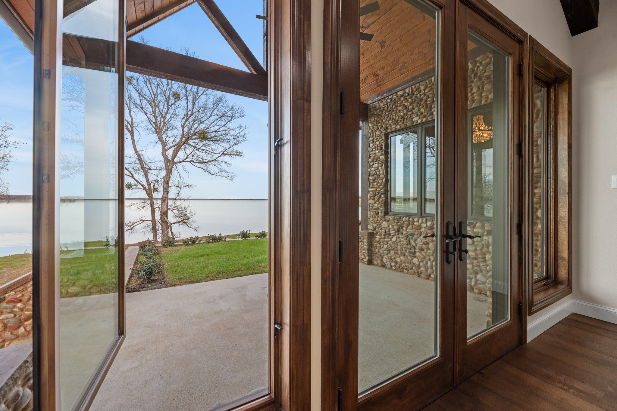 Corsicana, Texas, 75109, United States, 6 Bedrooms Bedrooms, ,7 BathroomsBathrooms,Residential,Active,1798111