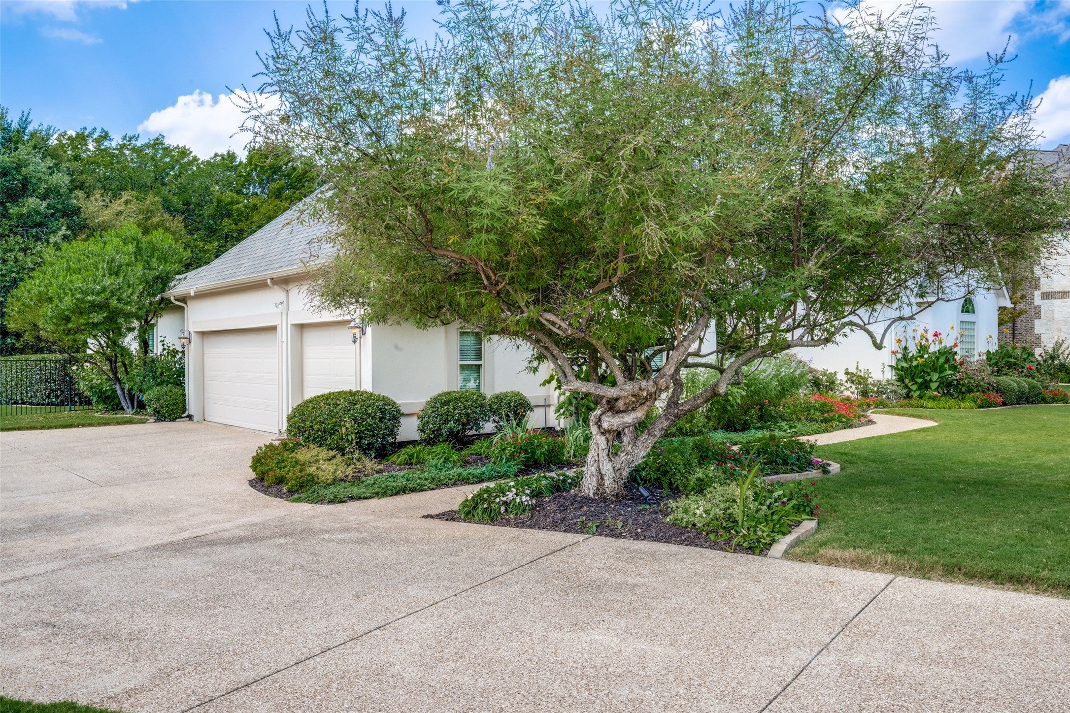 Southlake, Texas, 76092, United States, 4 Bedrooms Bedrooms, ,5 BathroomsBathrooms,Residential,Active,1963281