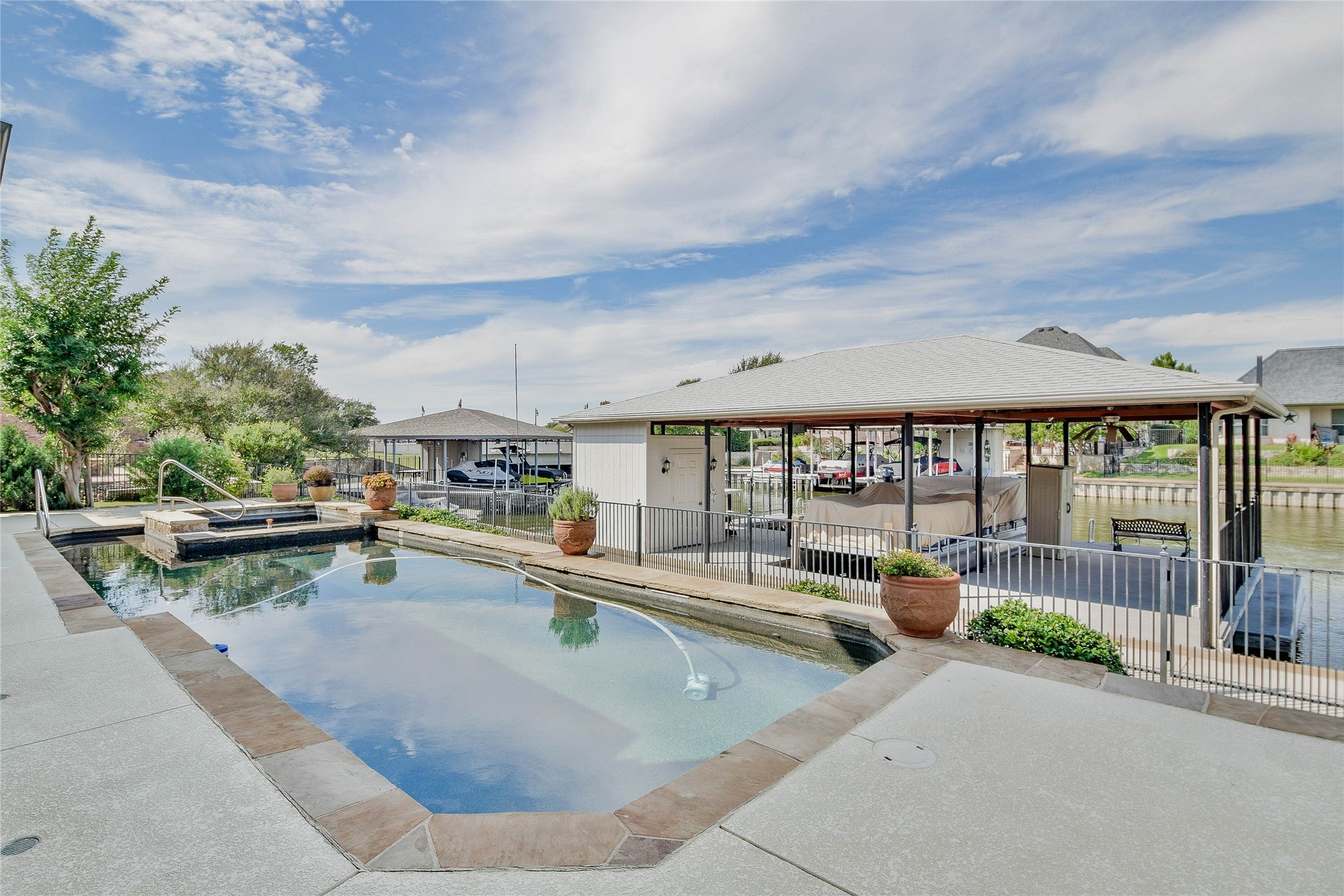 Granbury, Texas, 76048, United States, 4 Bedrooms Bedrooms, ,4 BathroomsBathrooms,Residential,Active,1967289