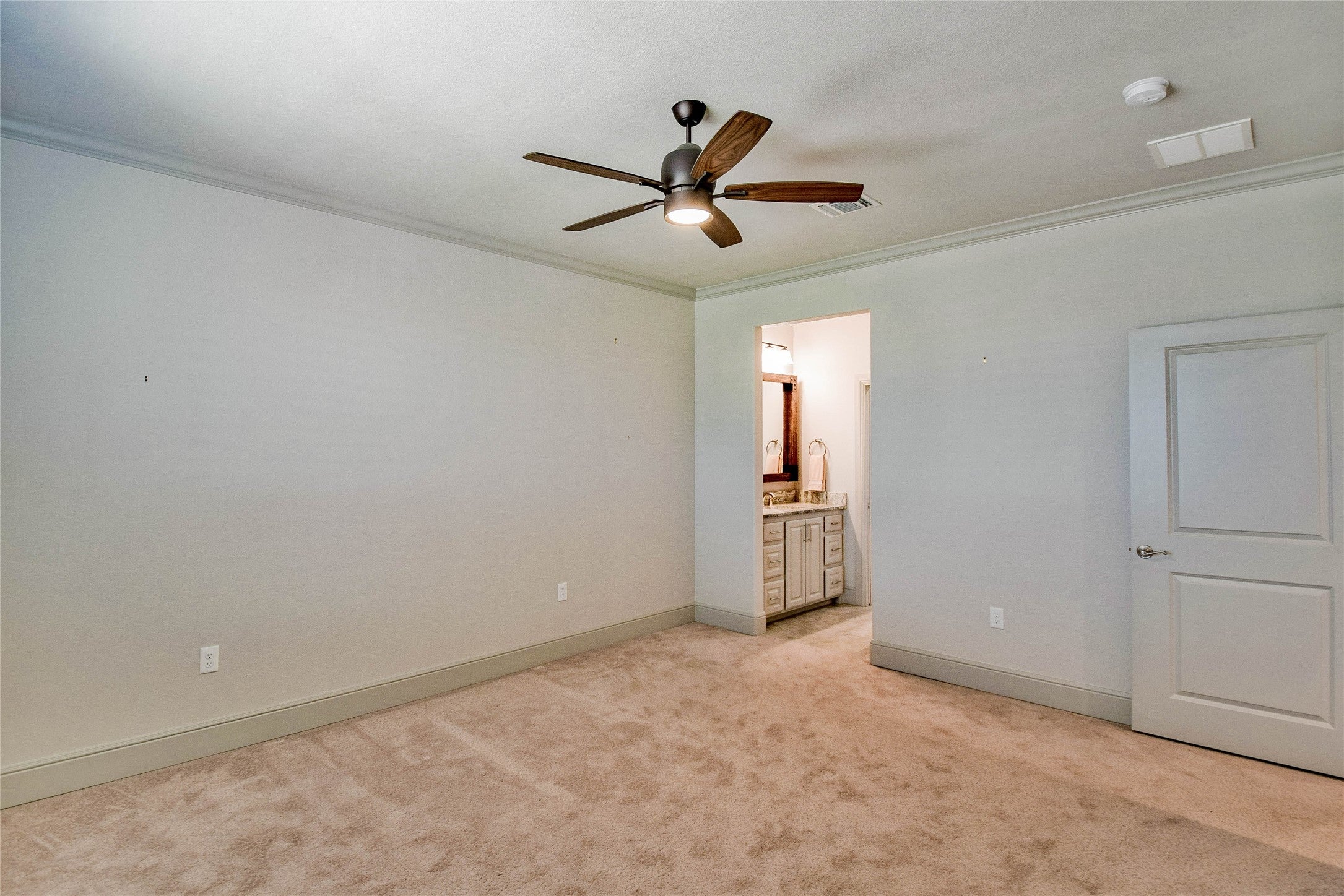 Granbury, Texas, 76048, United States, 3 Bedrooms Bedrooms, ,3 BathroomsBathrooms,Residential,Active,1828685