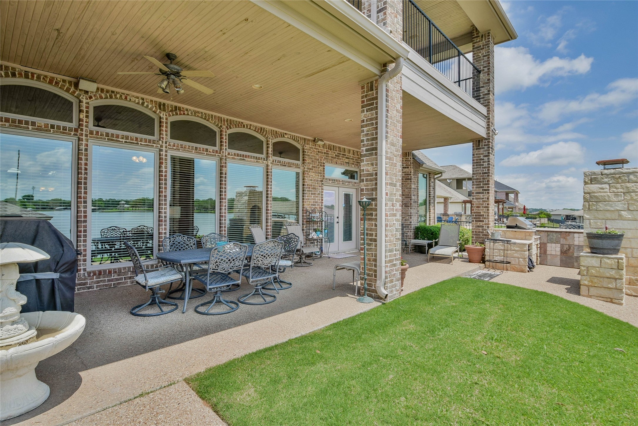 Granbury, Texas, 76048, United States, ,5 BathroomsBathrooms,Residential,Active,1799390